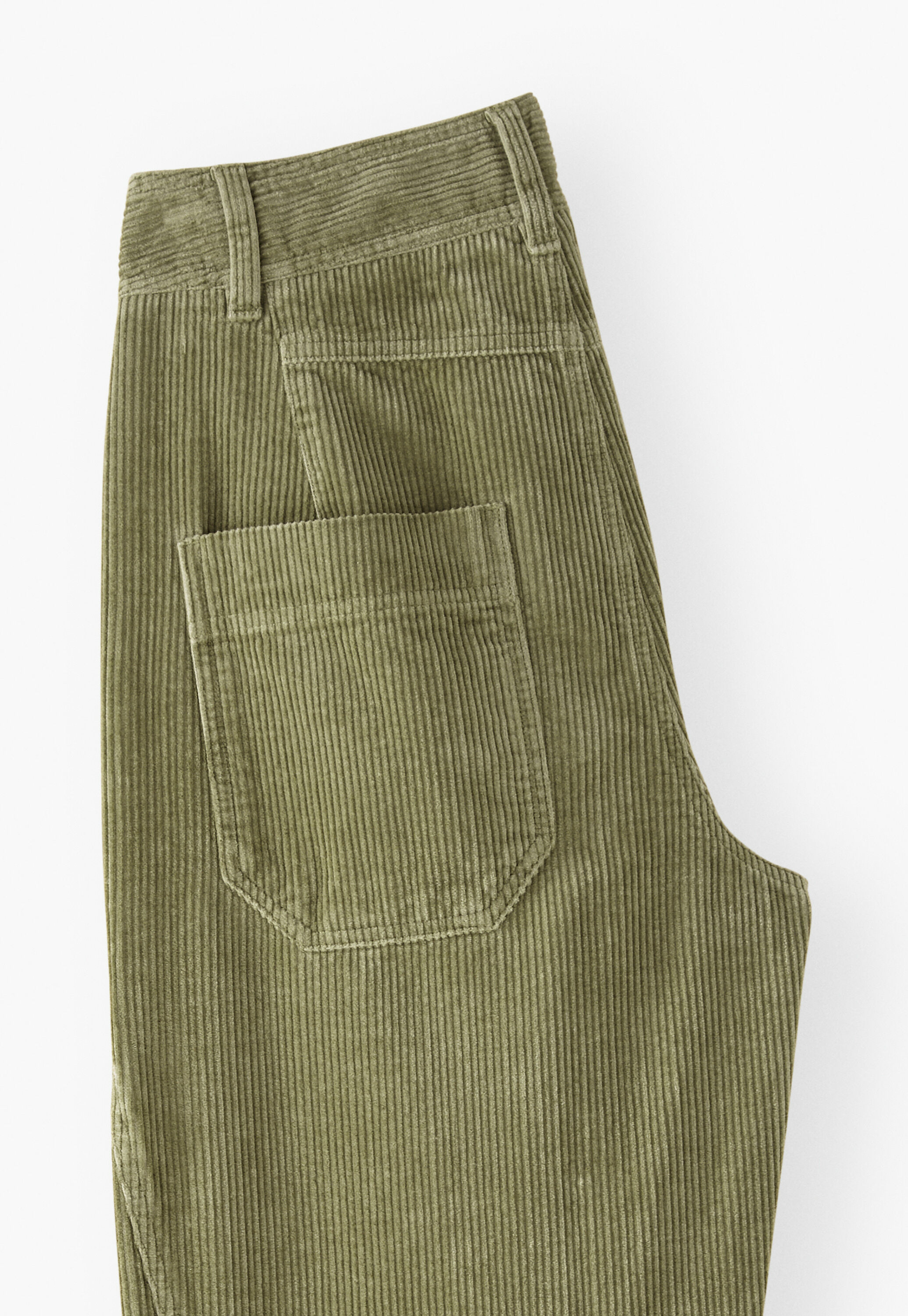 Relaxed carrot-fit cords