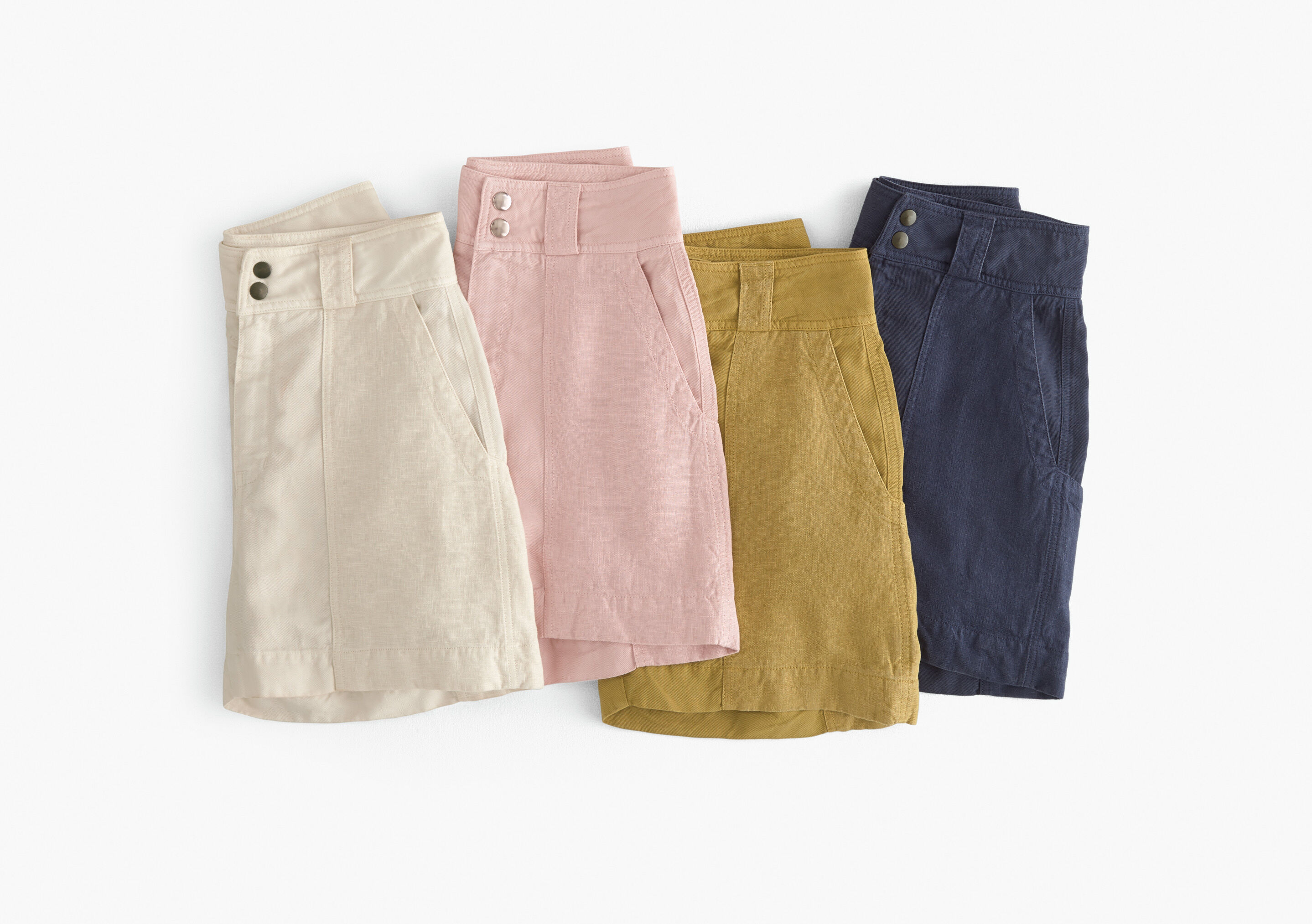 Contrast-fabric shorts