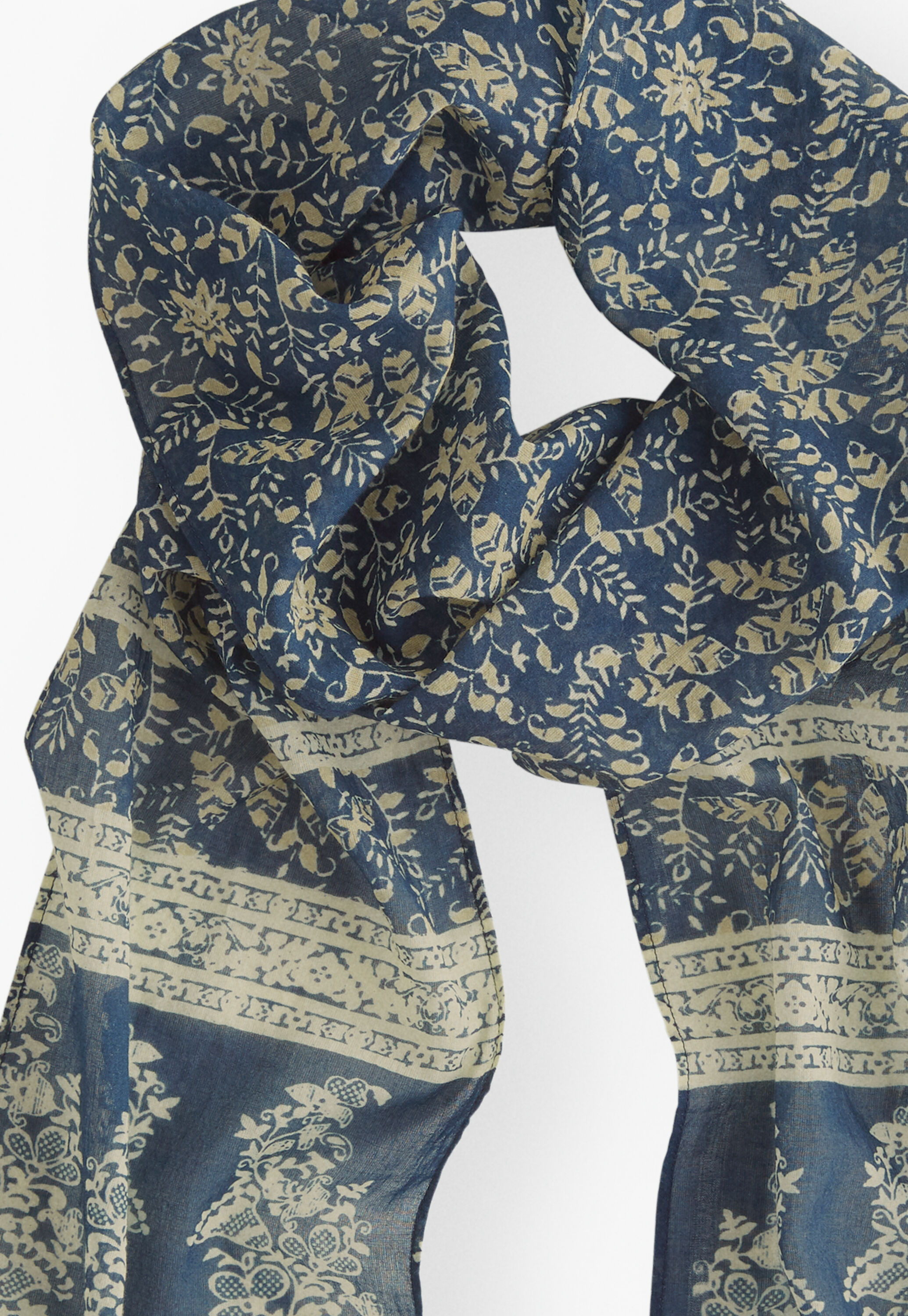 Printed scarf