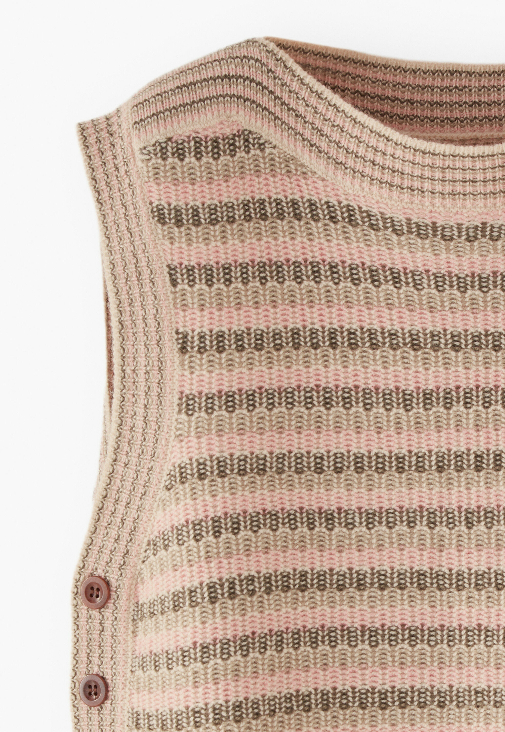 Sleeveless knit