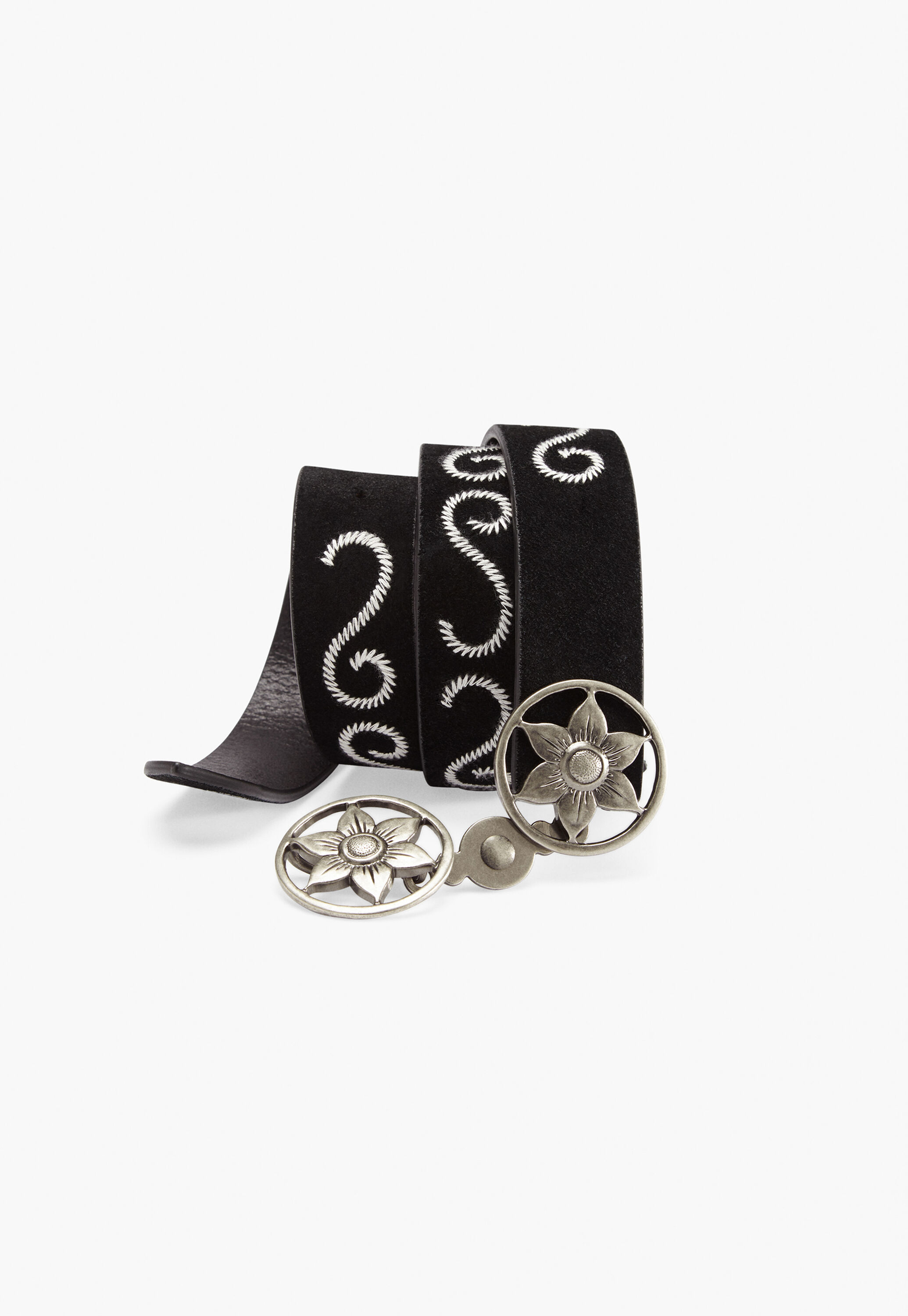 Embroidered belt