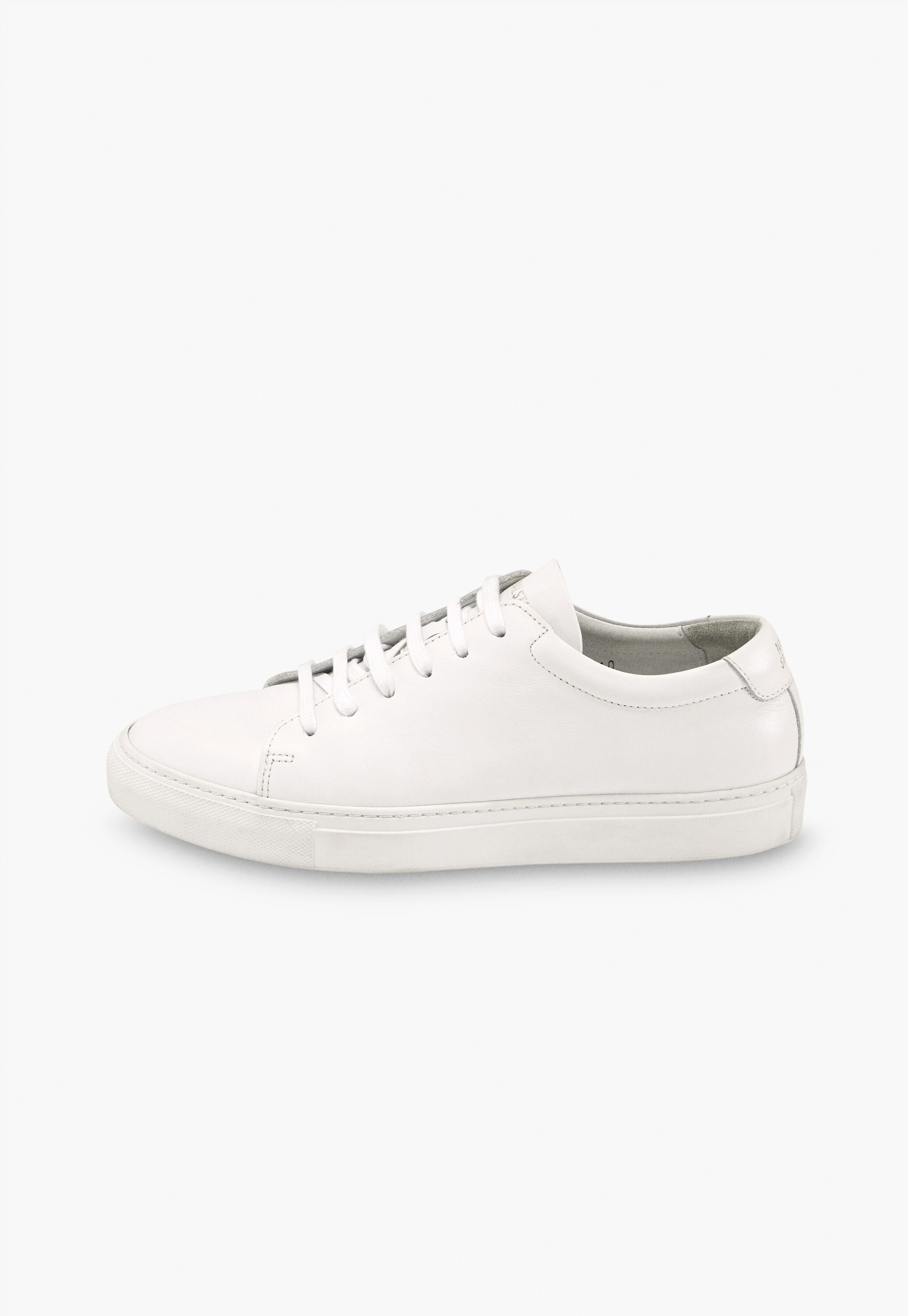 Lace-up trainers