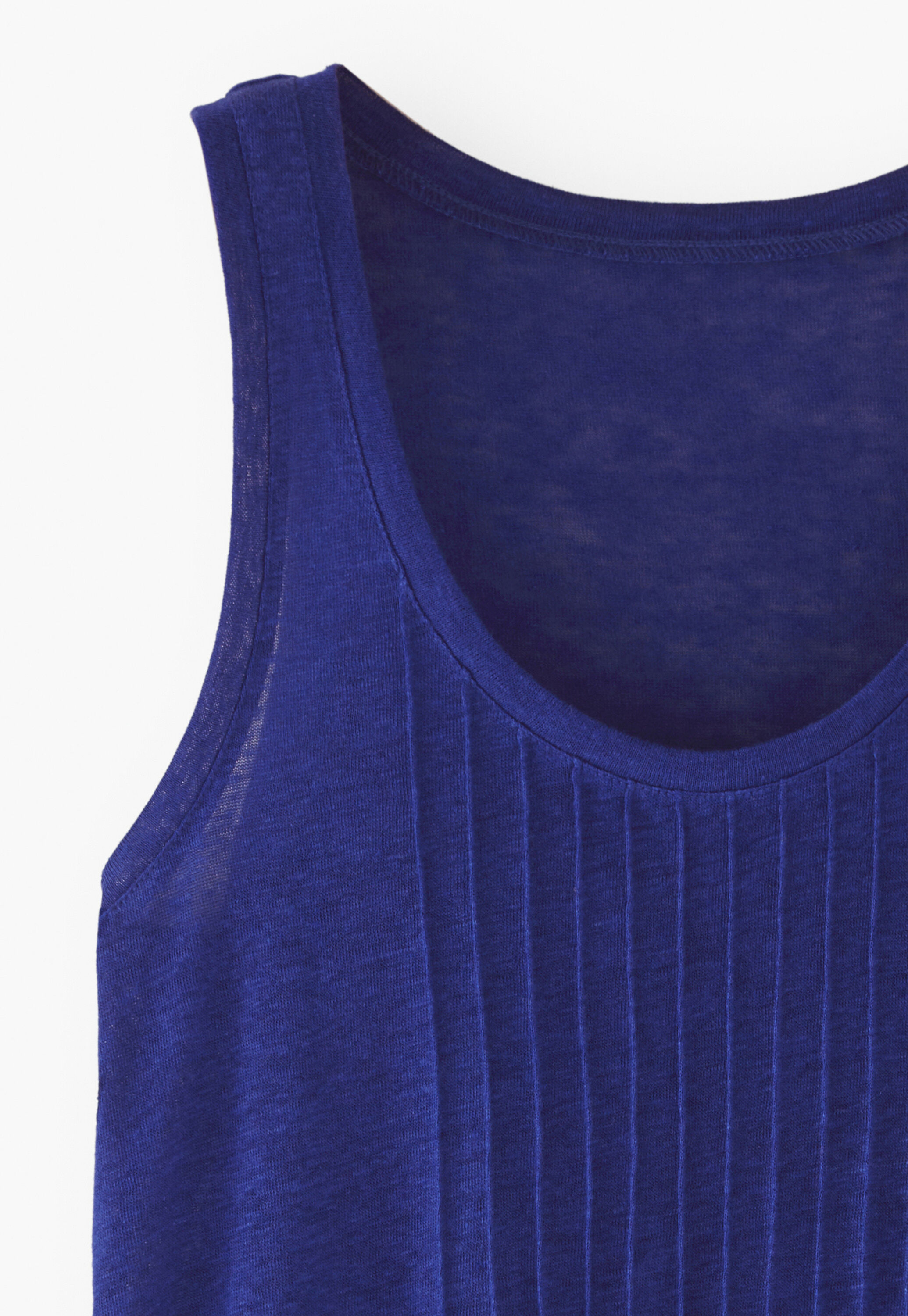 Pintuck vest