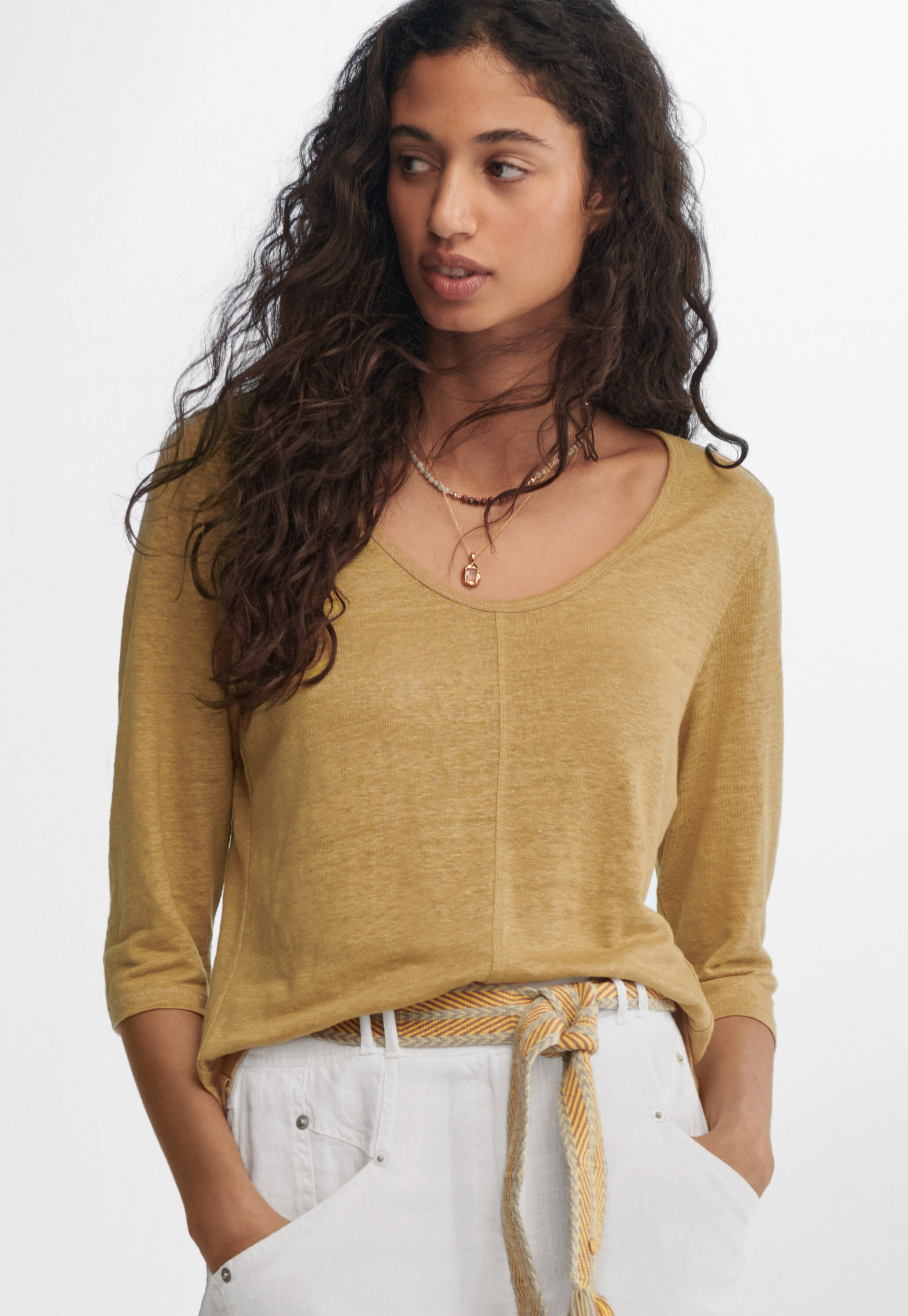 Scoop-neck top