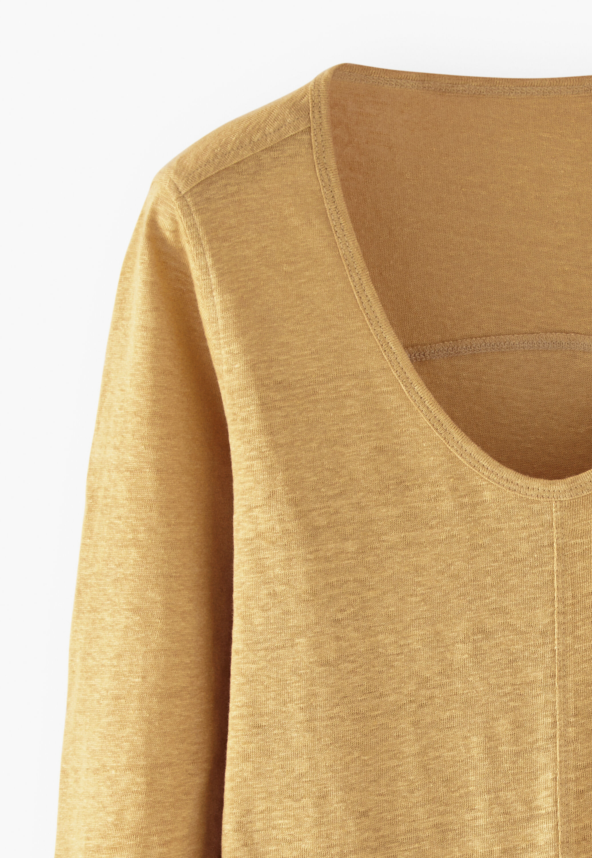 Scoop-neck top