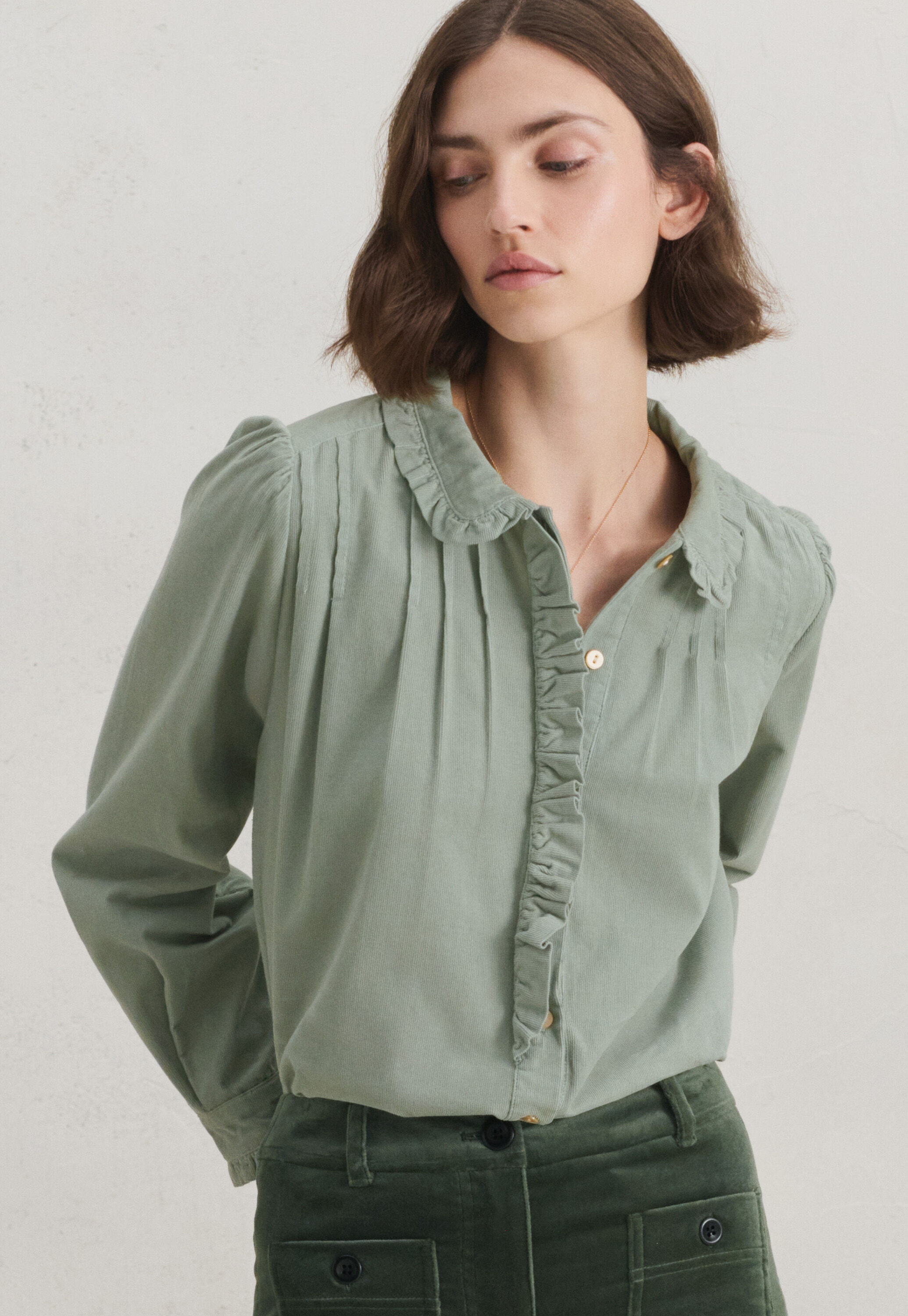 Cord pleated blouse