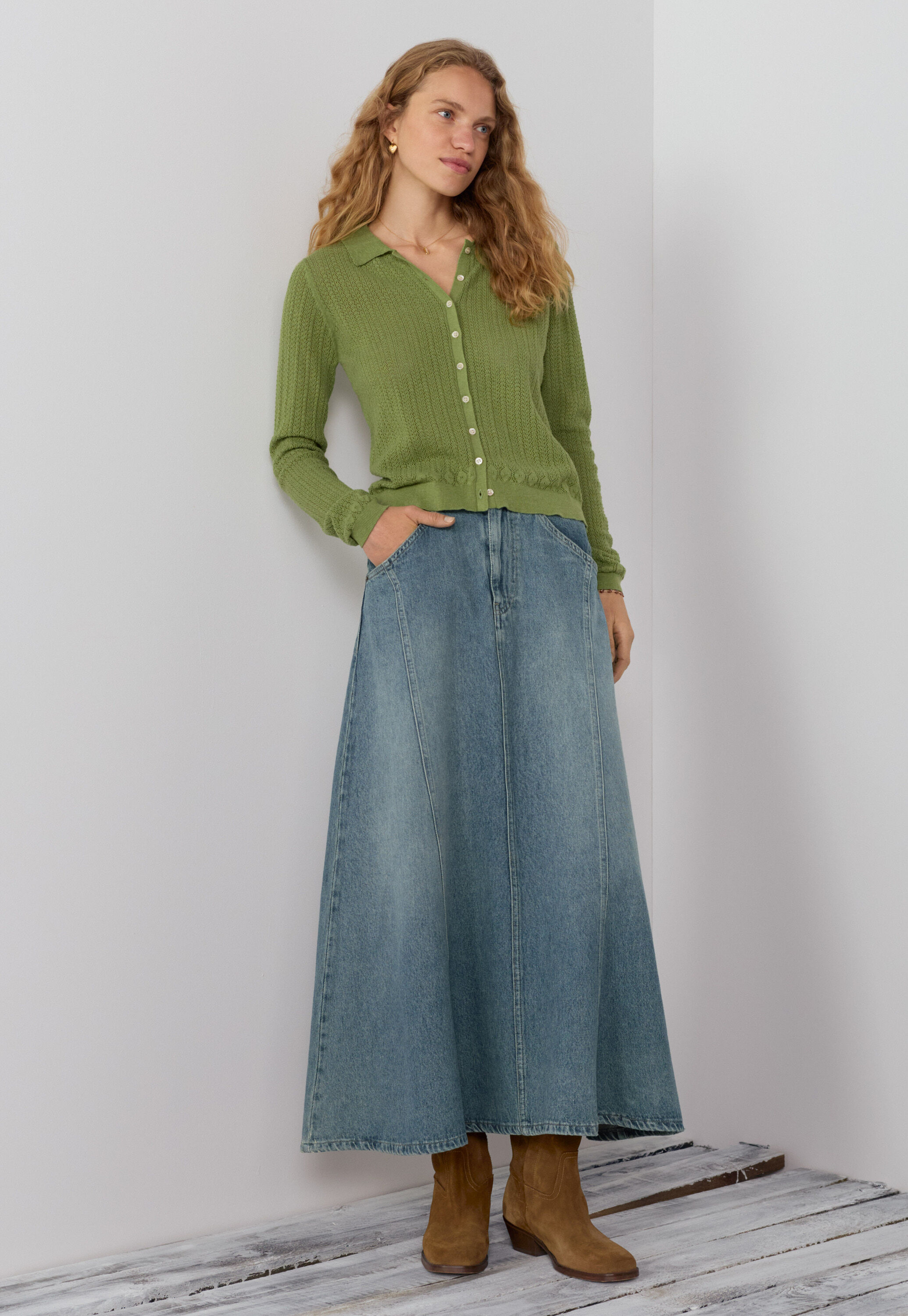 Lace-stitch collared cardigan
