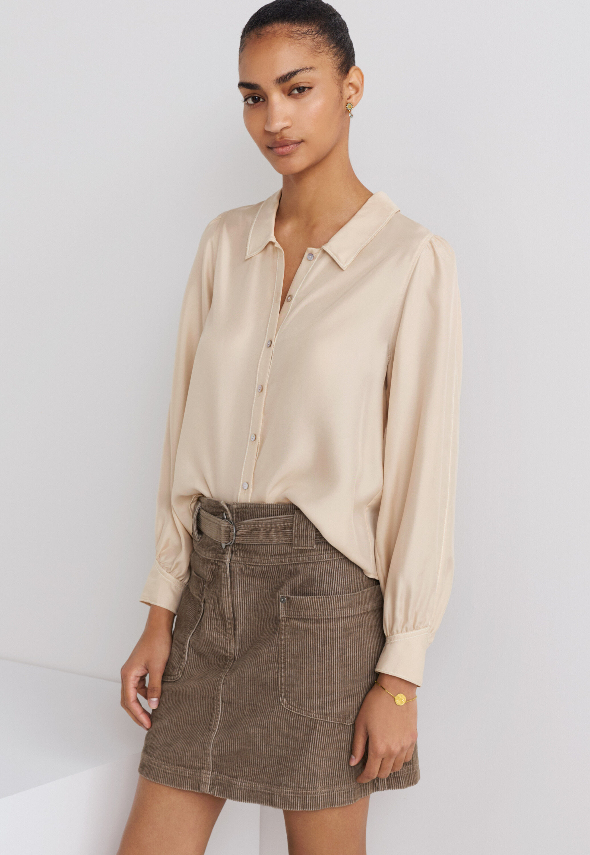 Short cord skirt