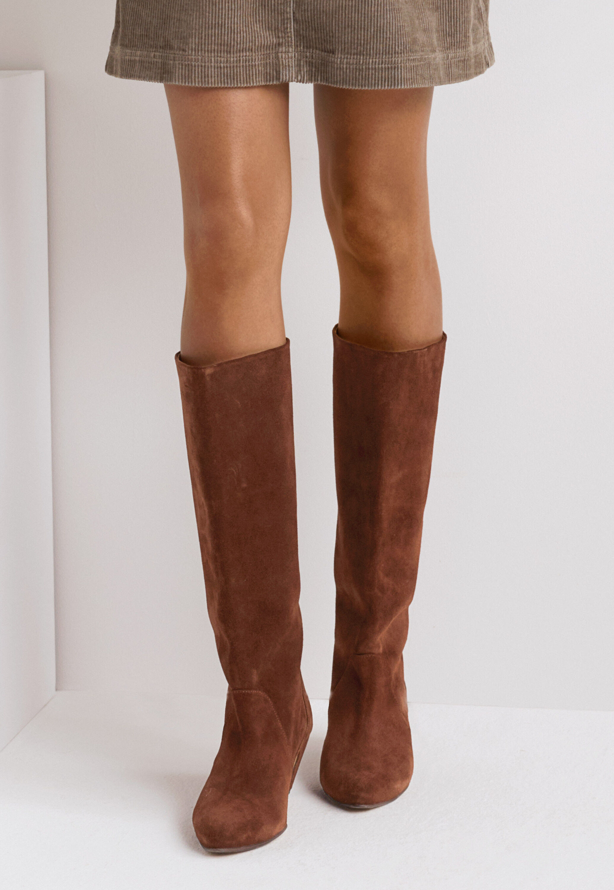 Heeled boots