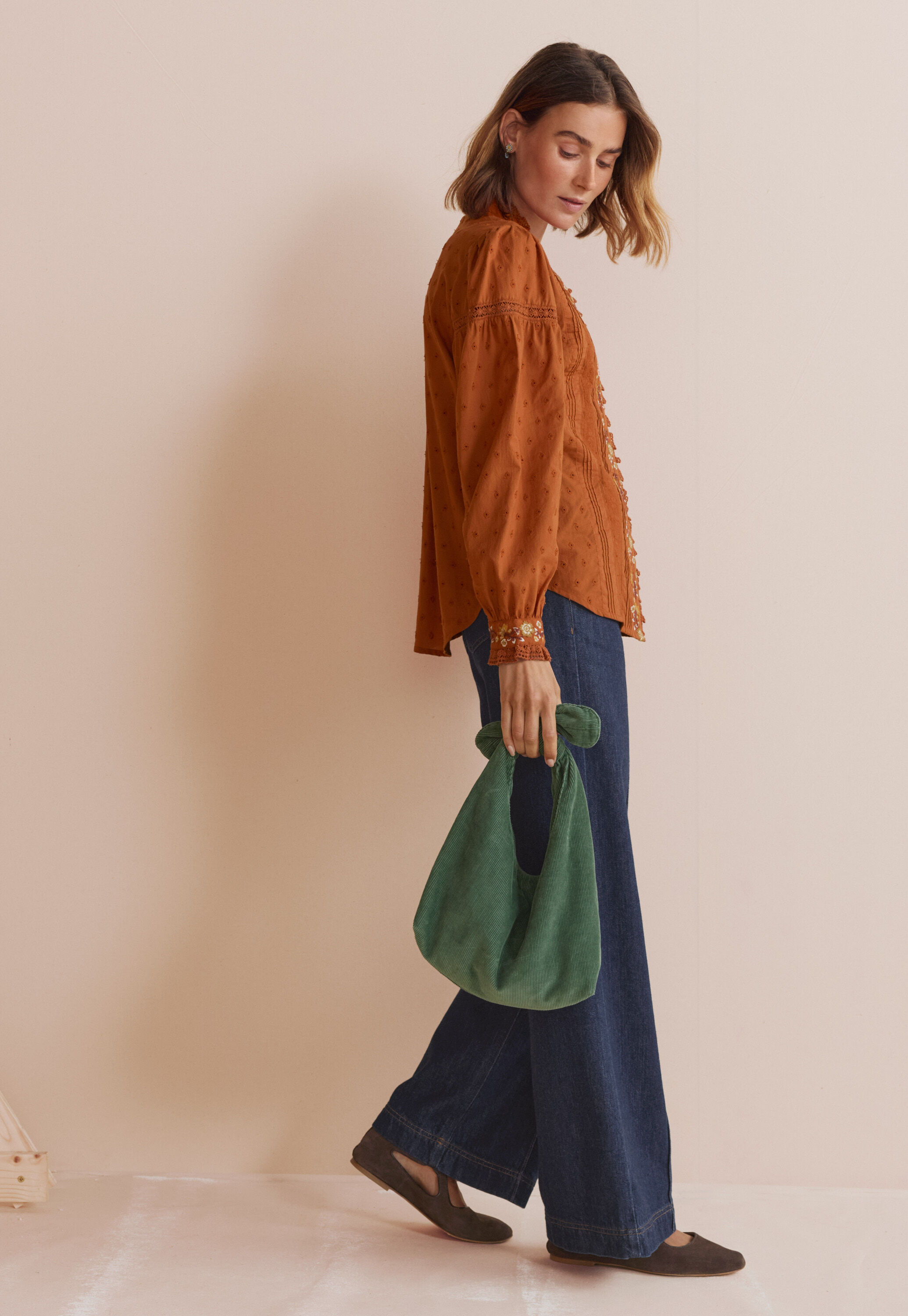 Cord tie-handle bag