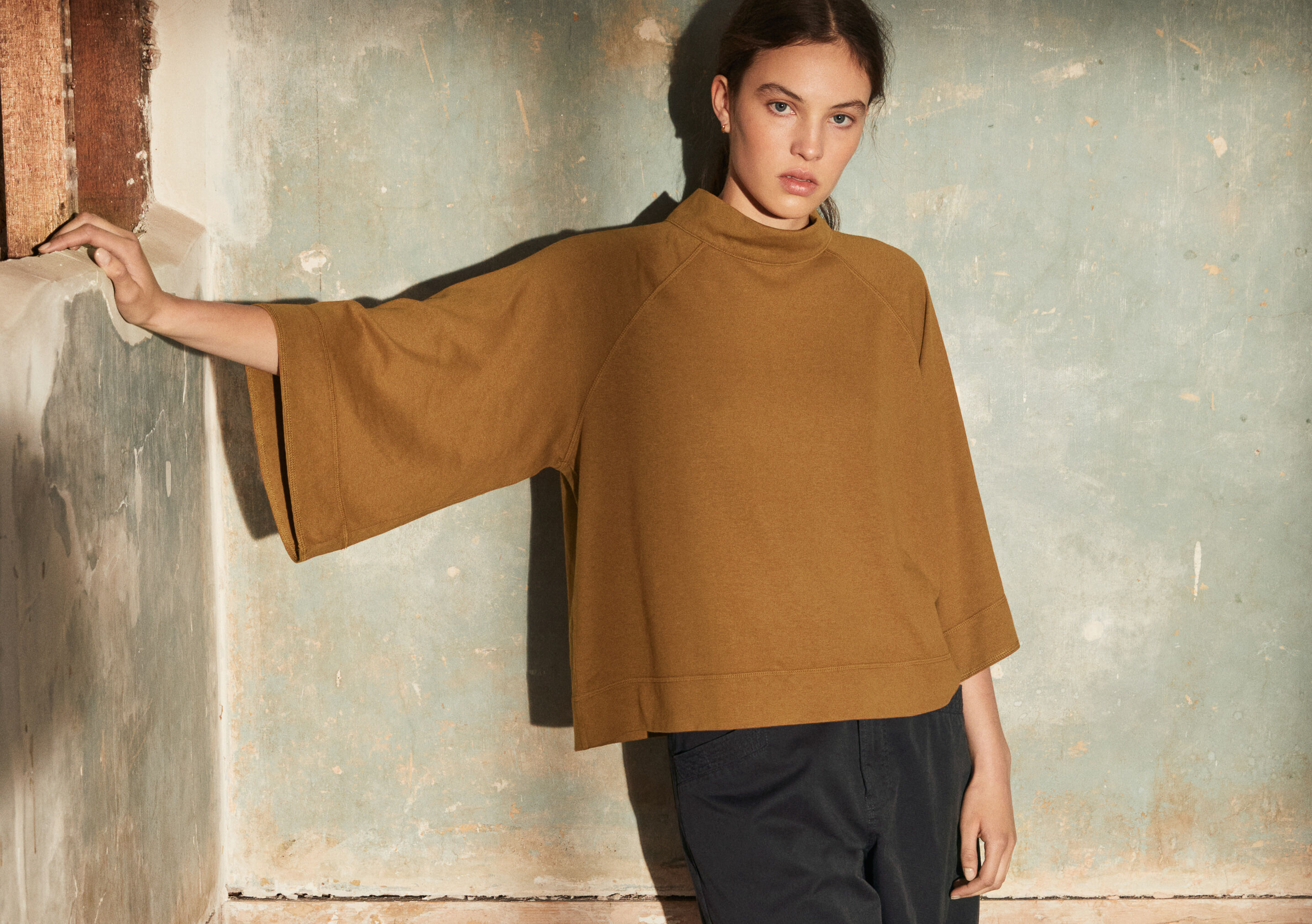 Button-back top