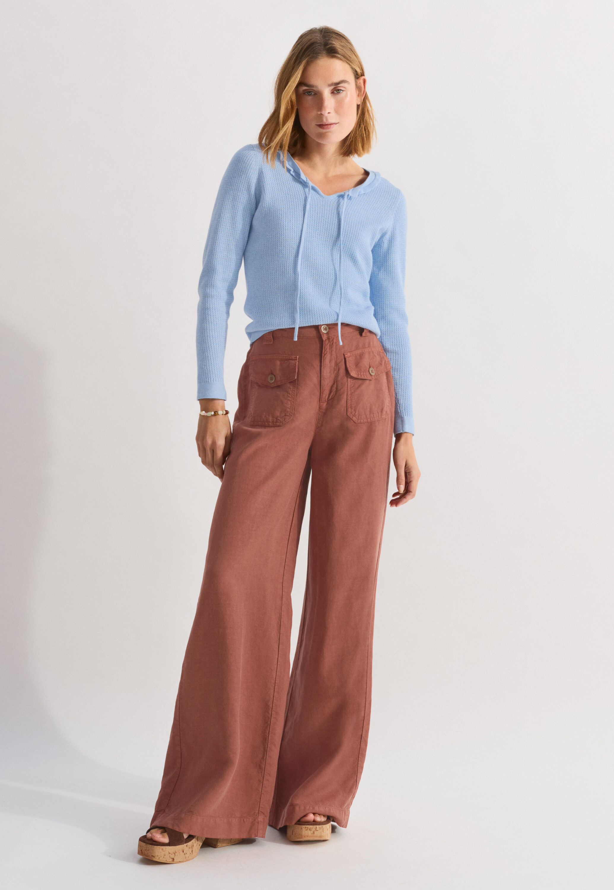 Wide-leg trousers