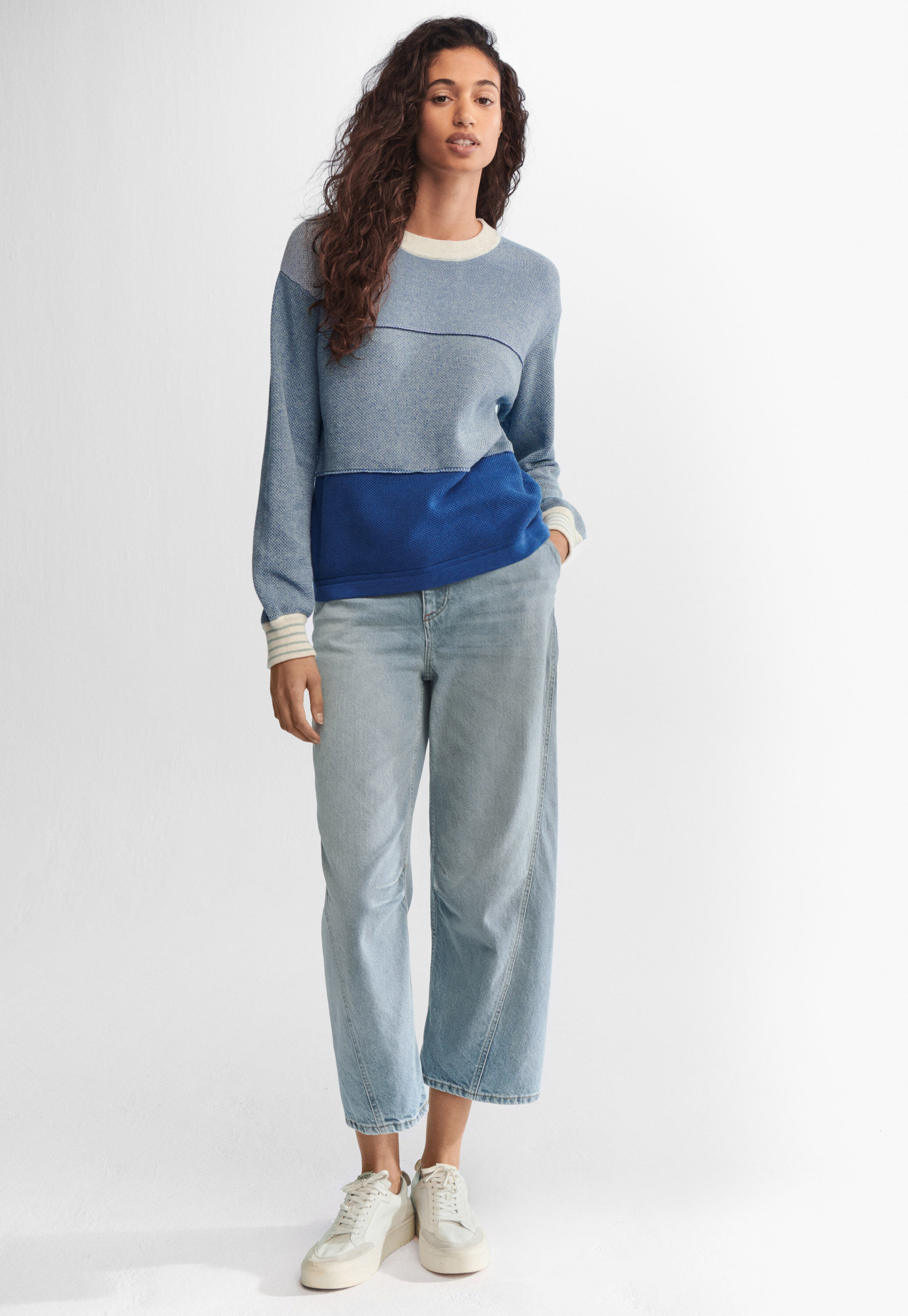 Piqu&eacute; knit sweater