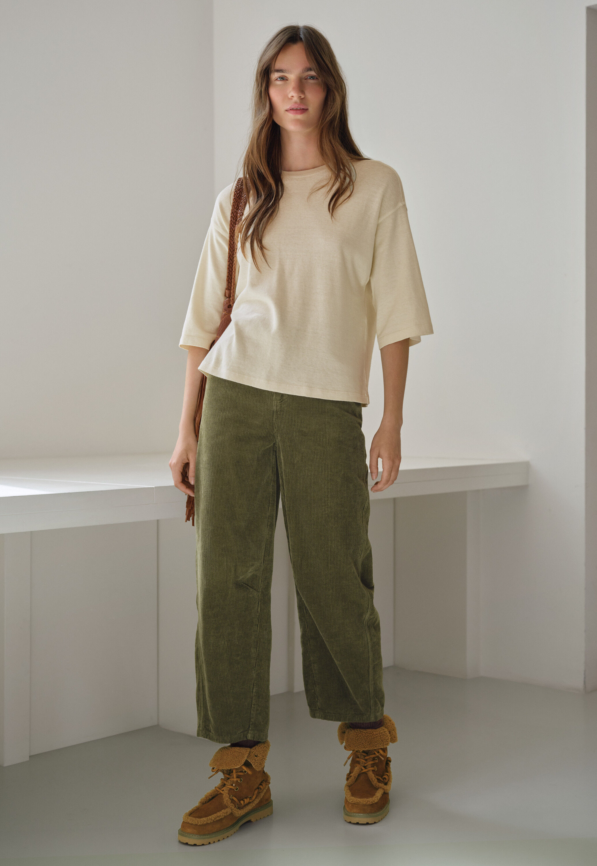 Horseshoe cord trouser