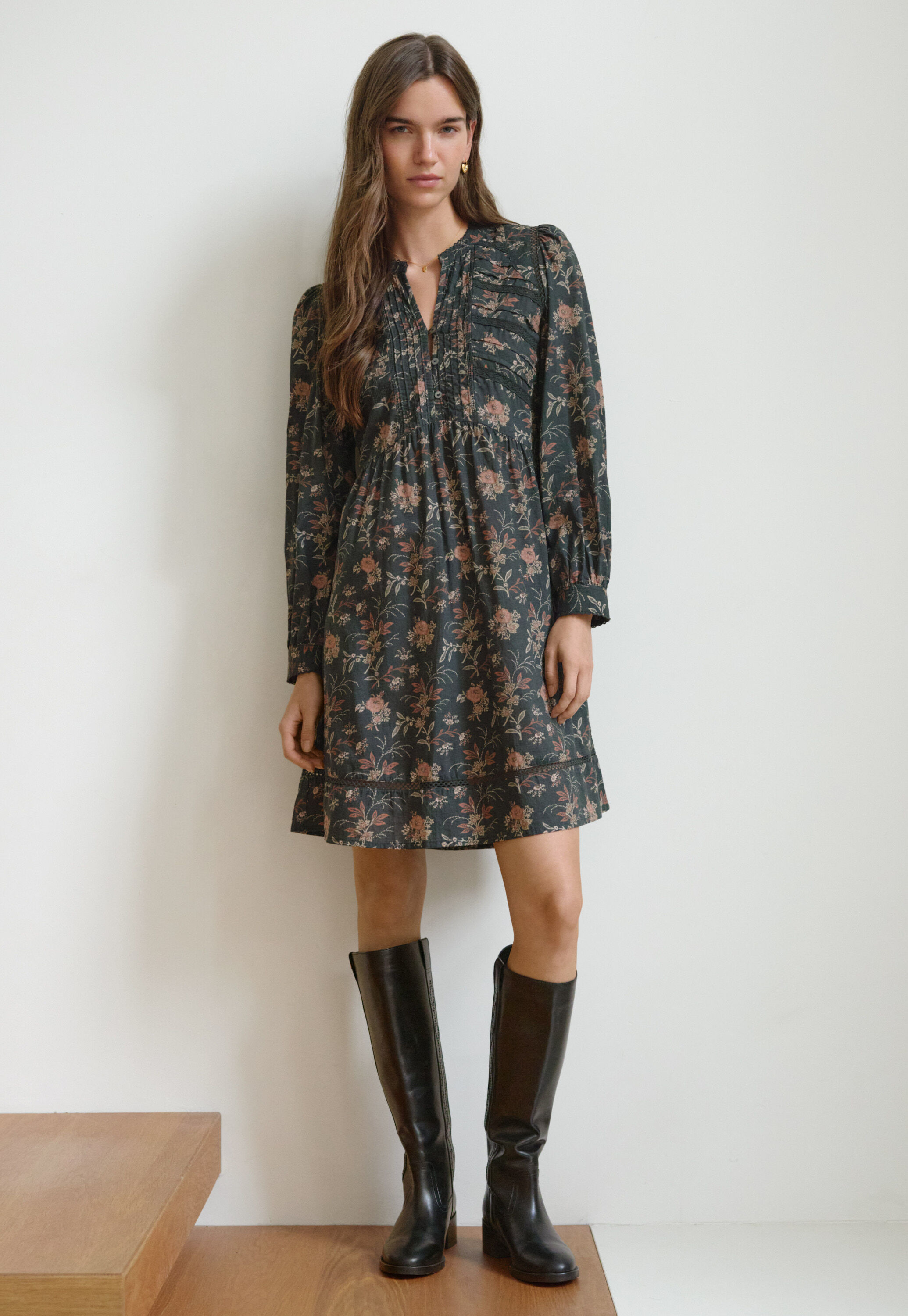 Lace-insert printed dress