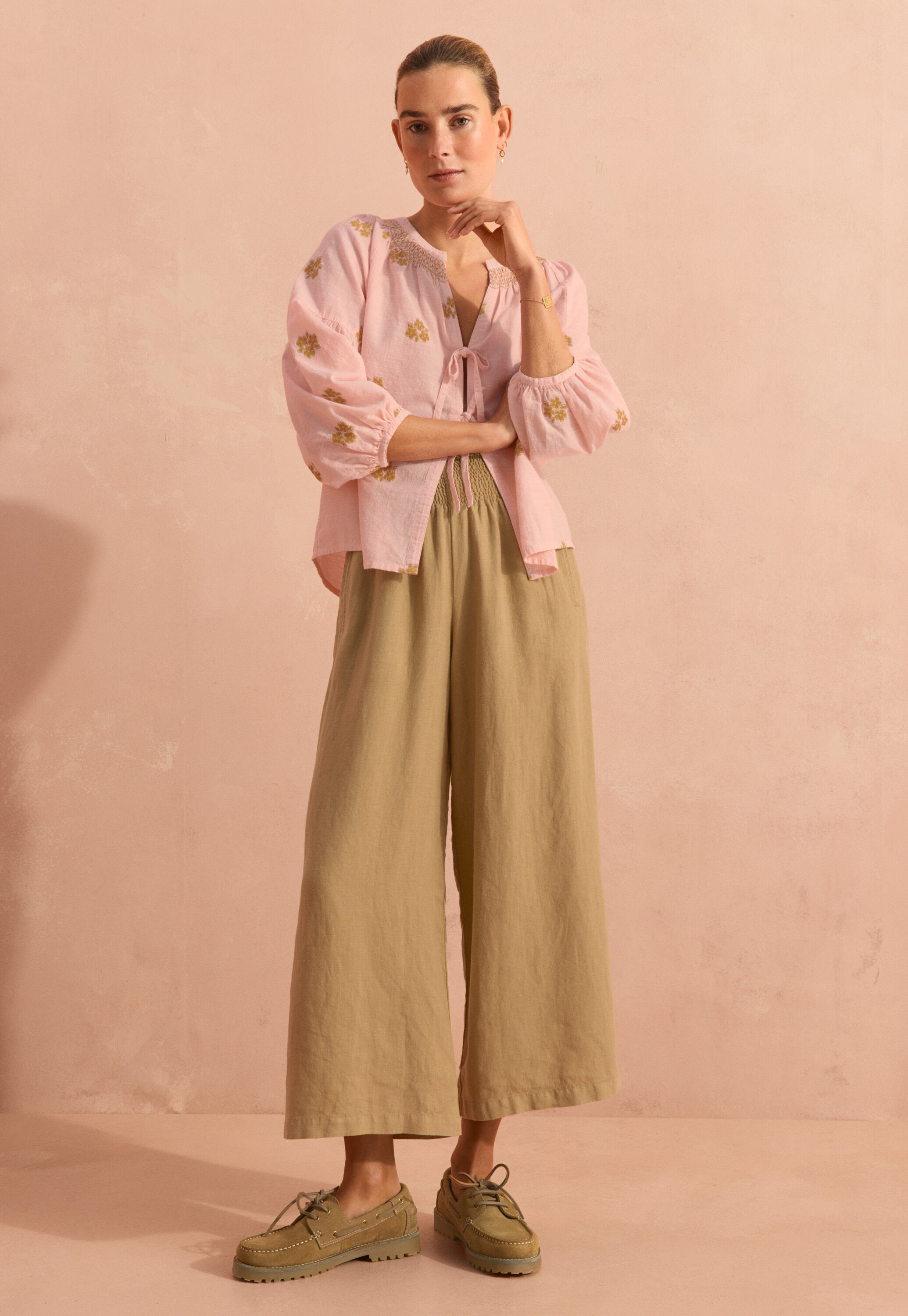 Wide-leg cord trousers