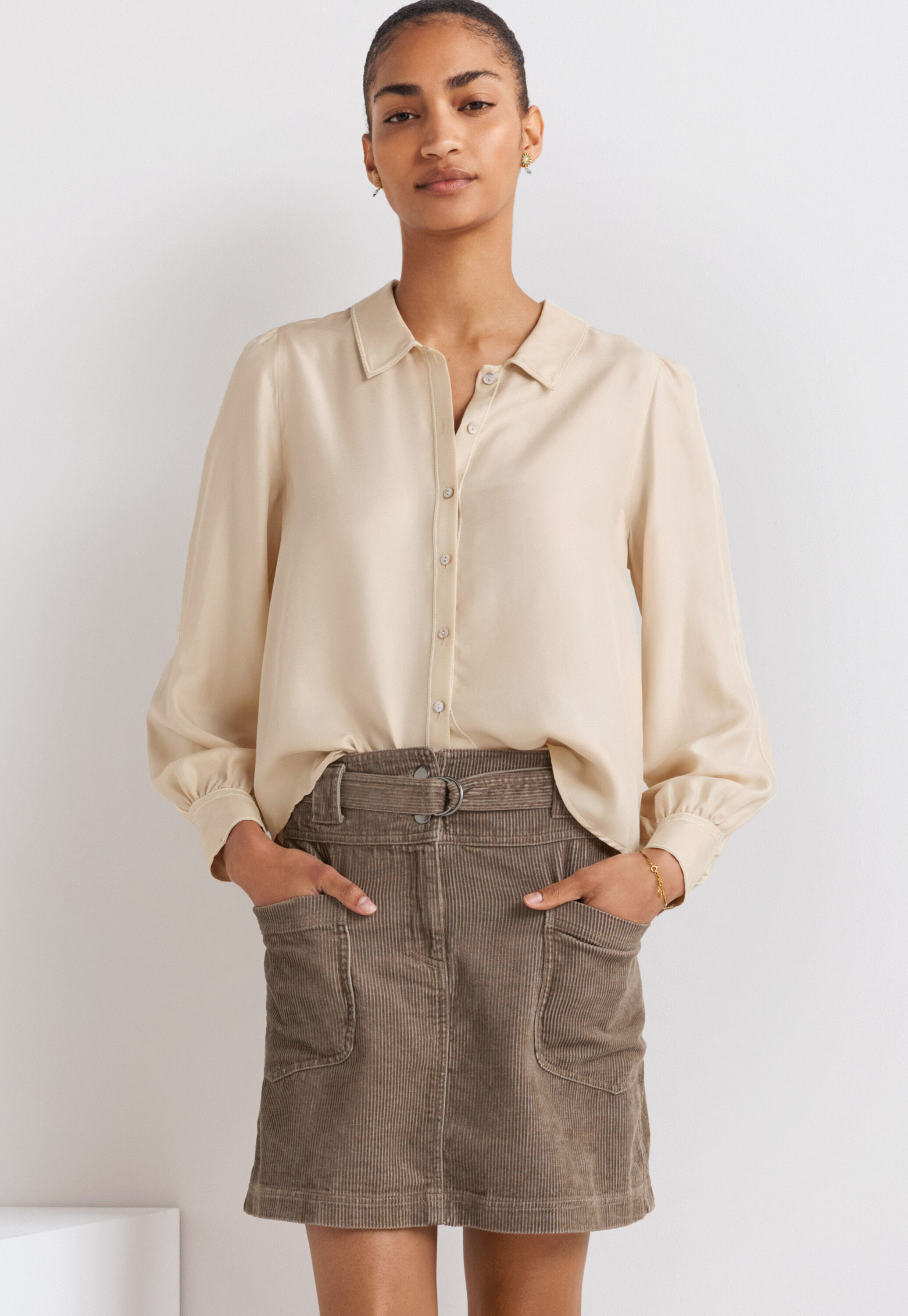 Tie-front cord top
