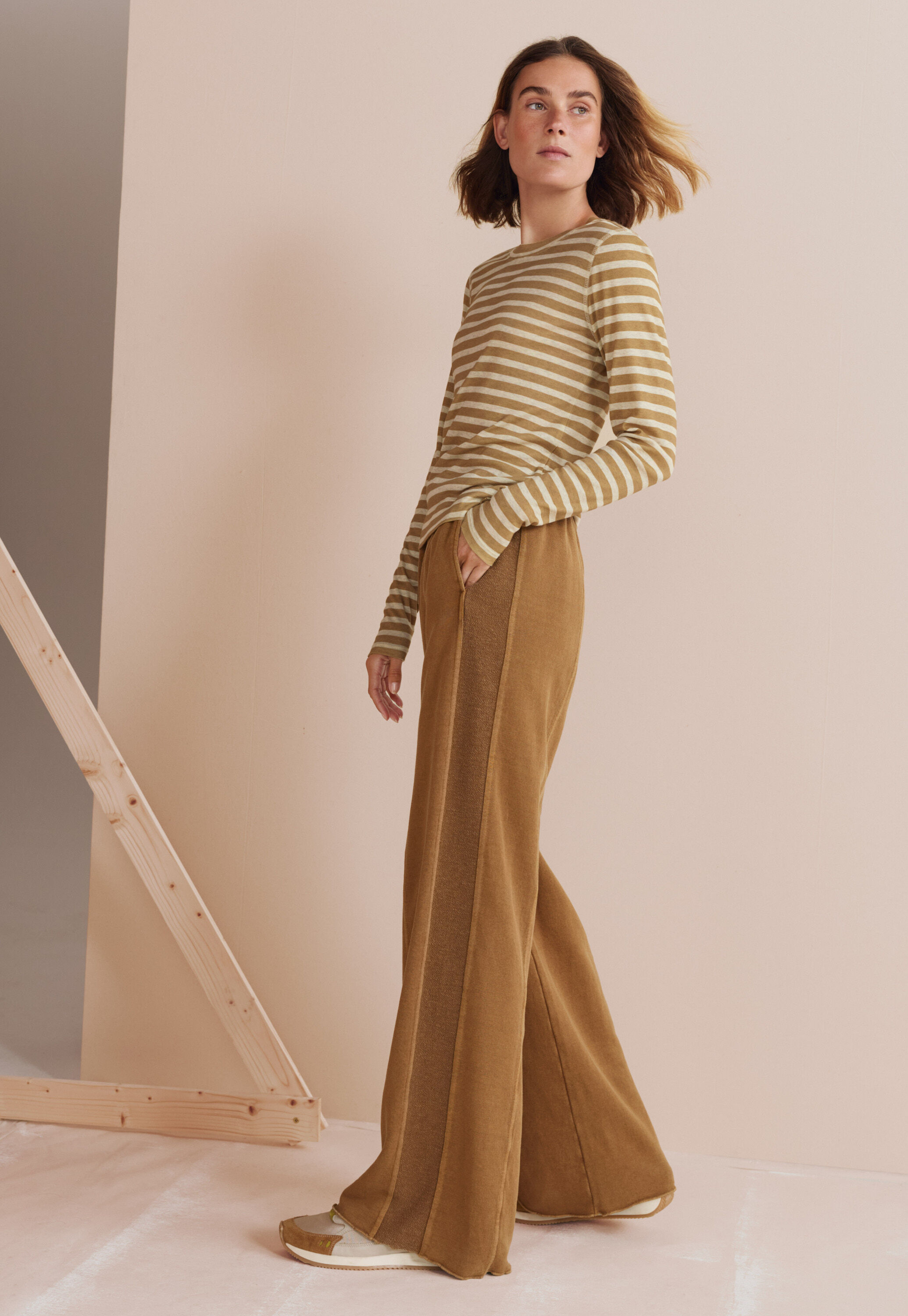 Boucl&eacute; knitted gilet