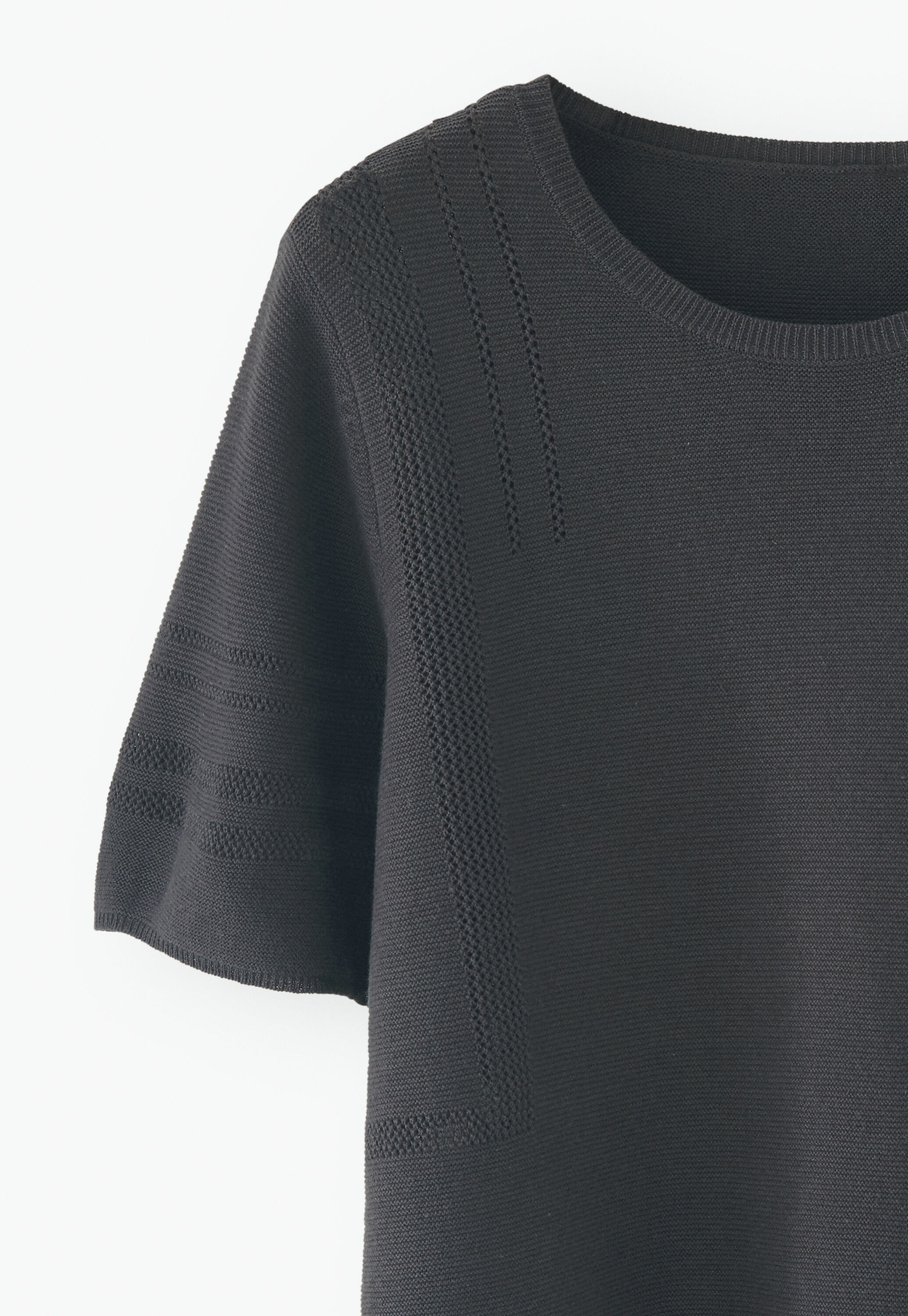 Short-sleeve sweater