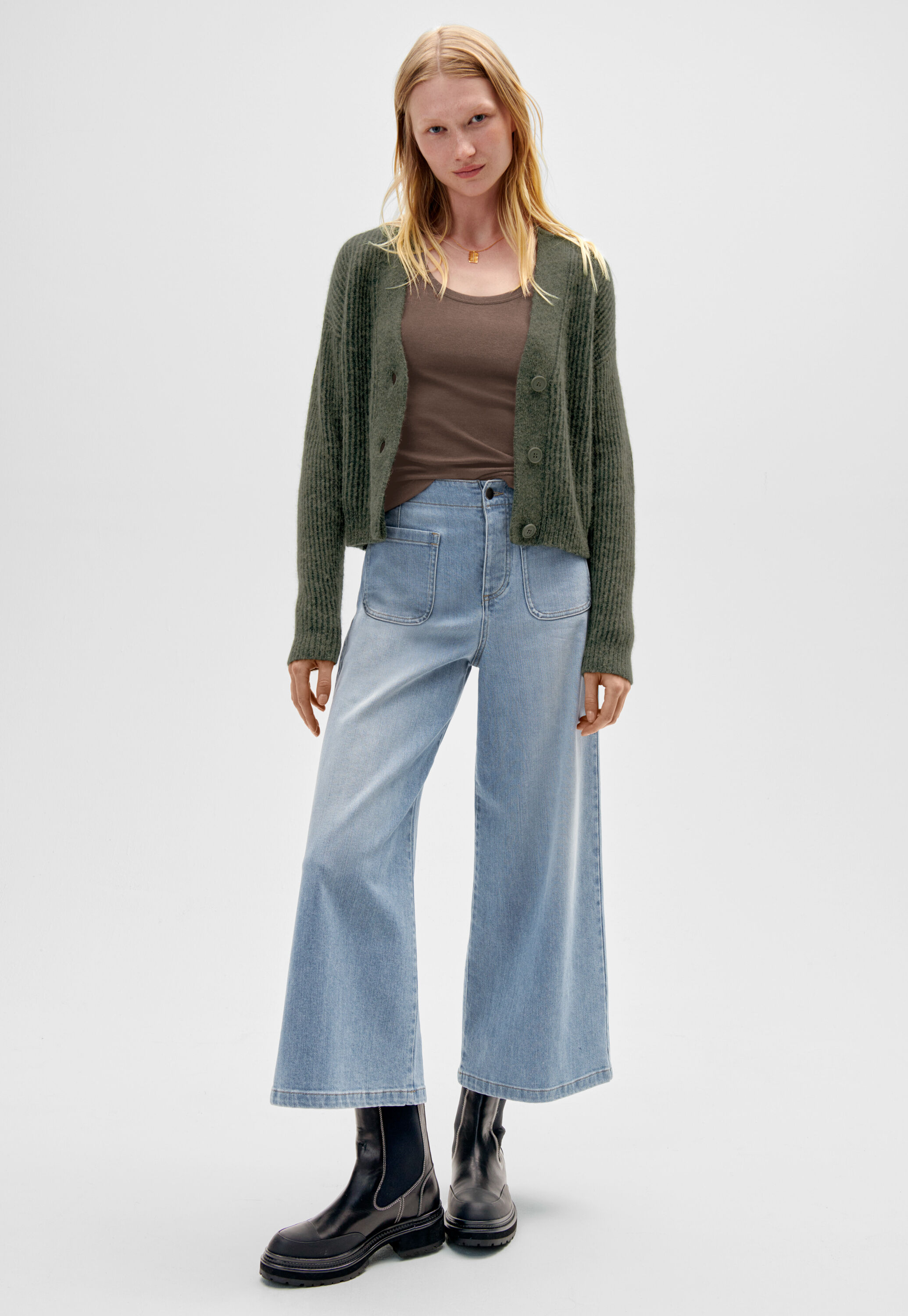 Cropped wide-leg jeans