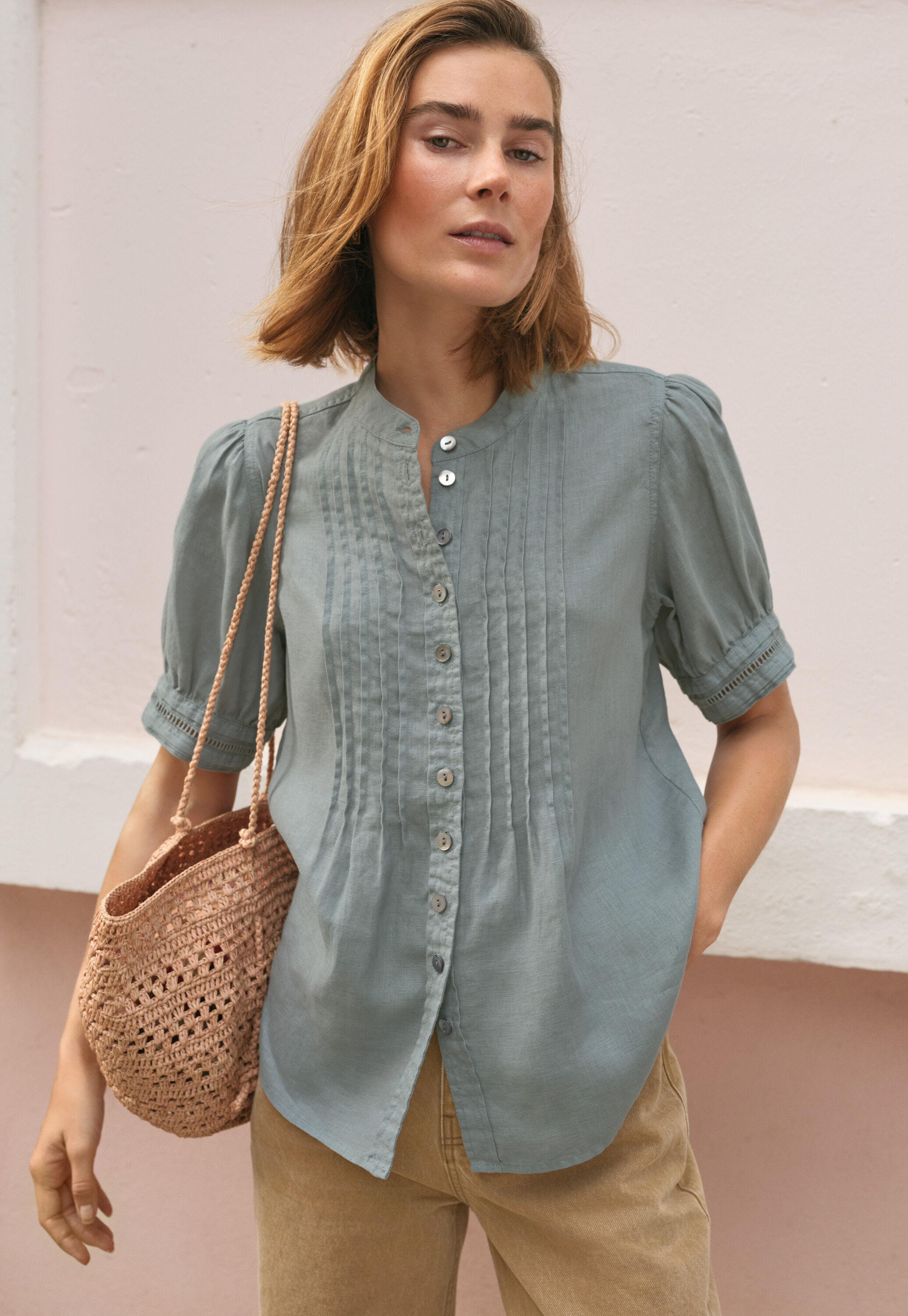 Short-sleeved shirt