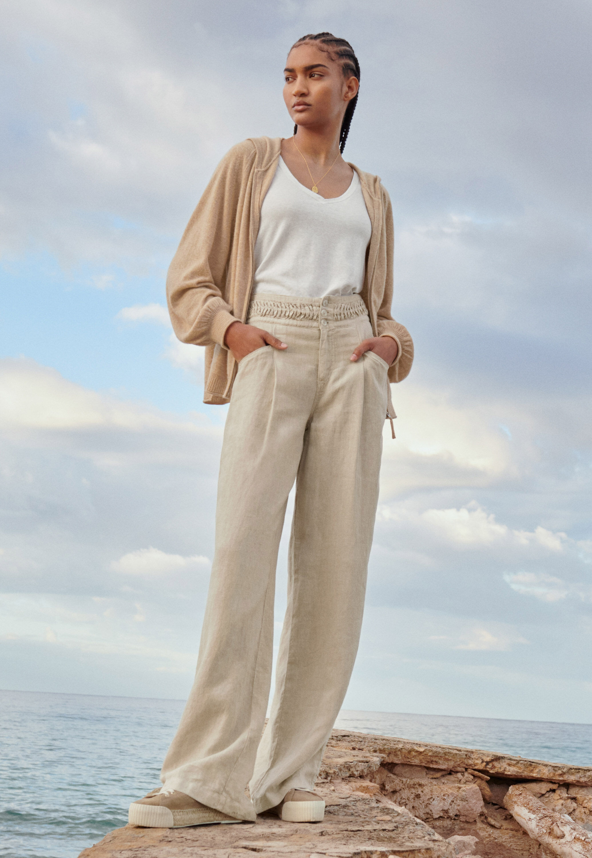 Wide-leg trousers