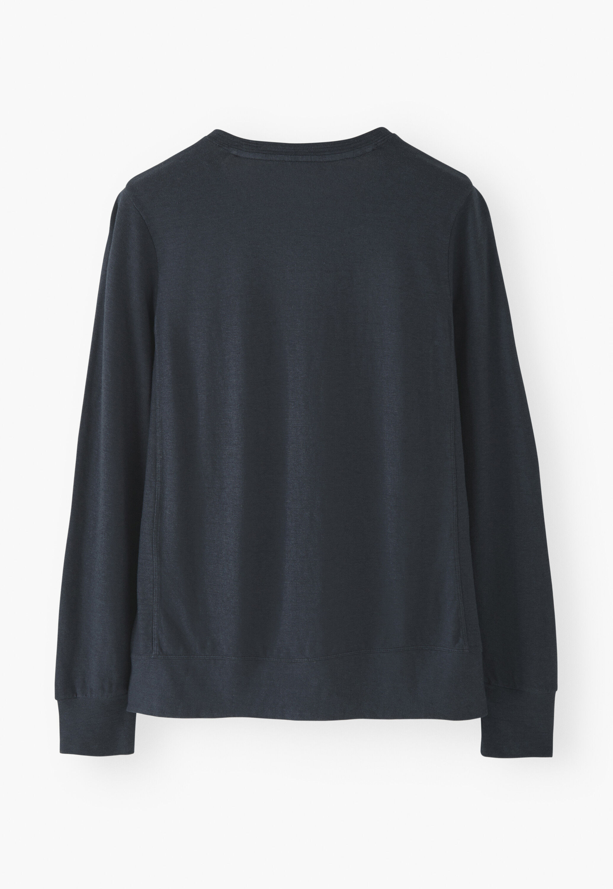 Long-sleeved top