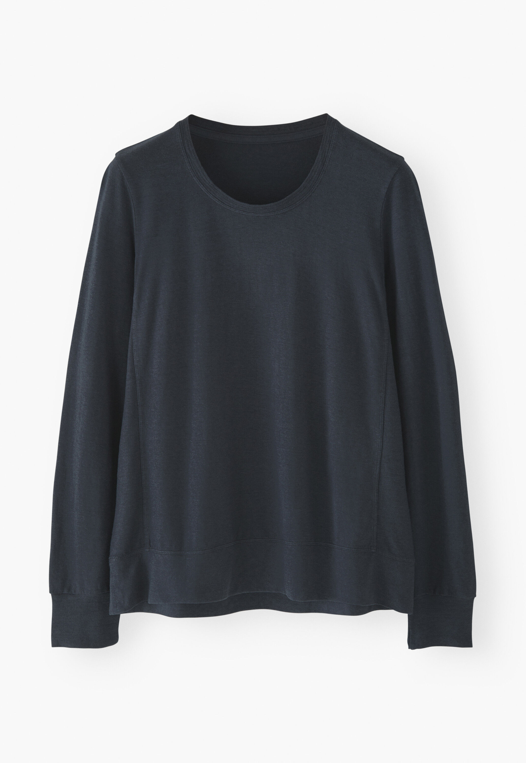 Long-sleeved top