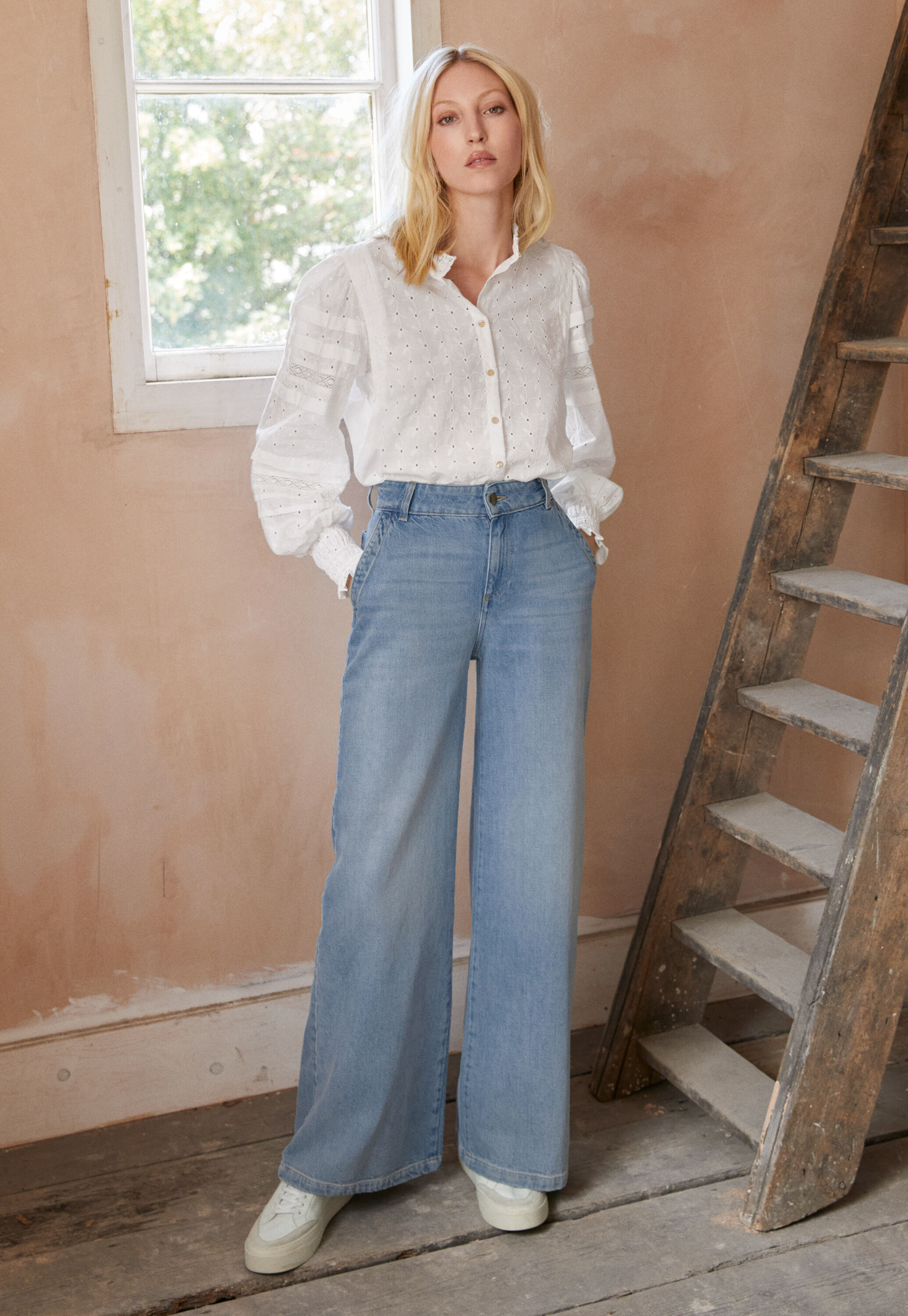Broderie blouse