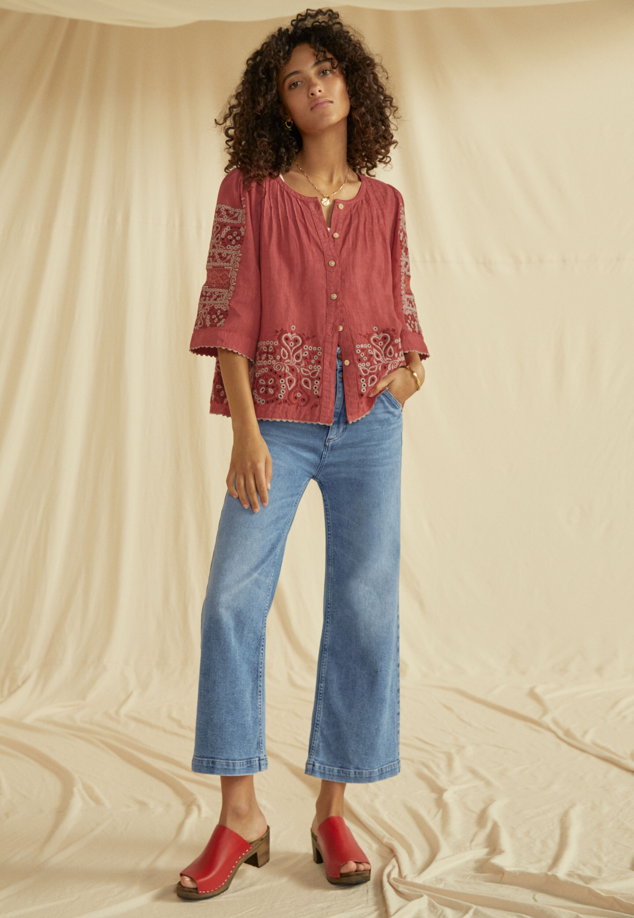 Broderie blouse