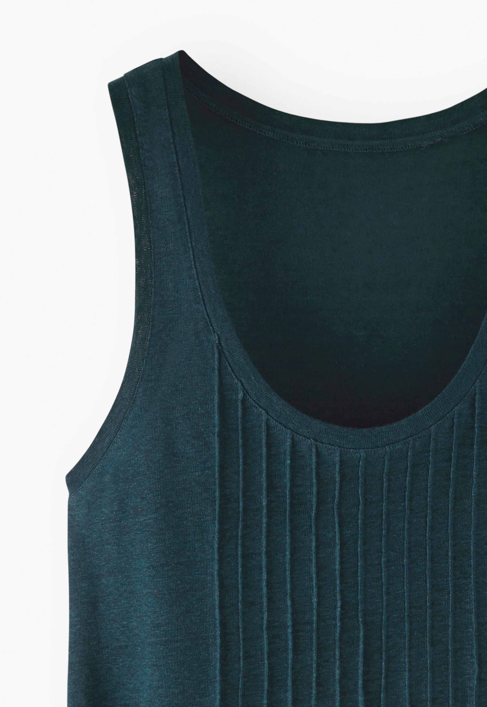 Pintuck vest