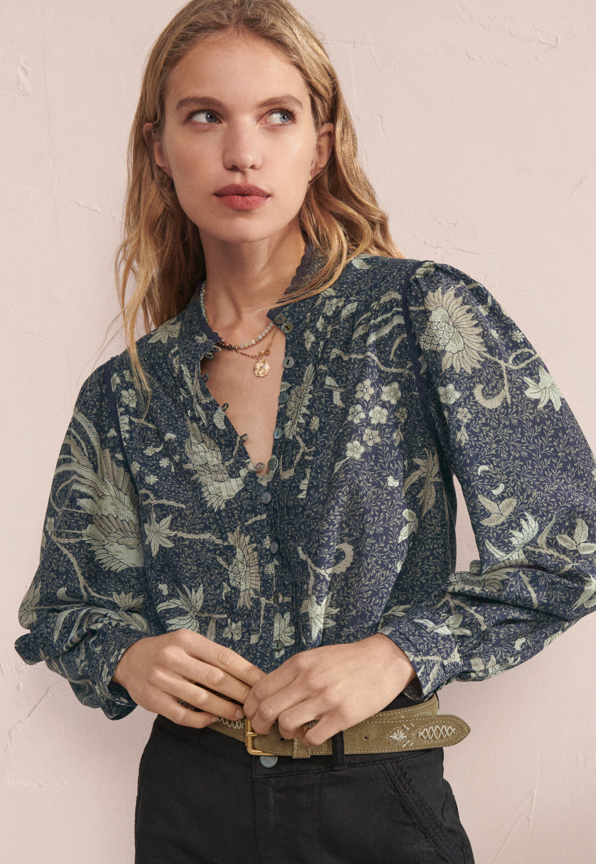 Printed pleat detail blouse