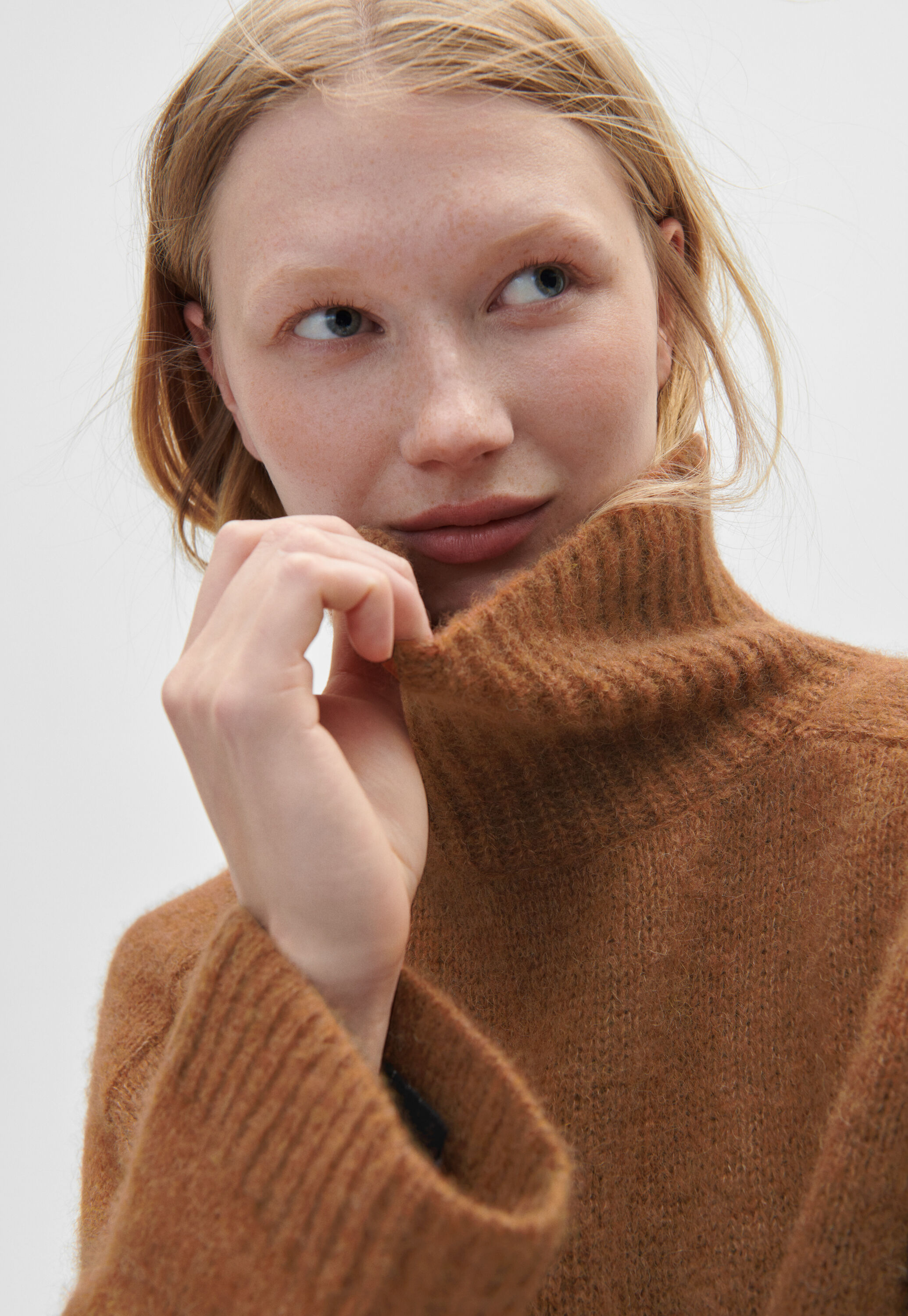 High-neck sweater