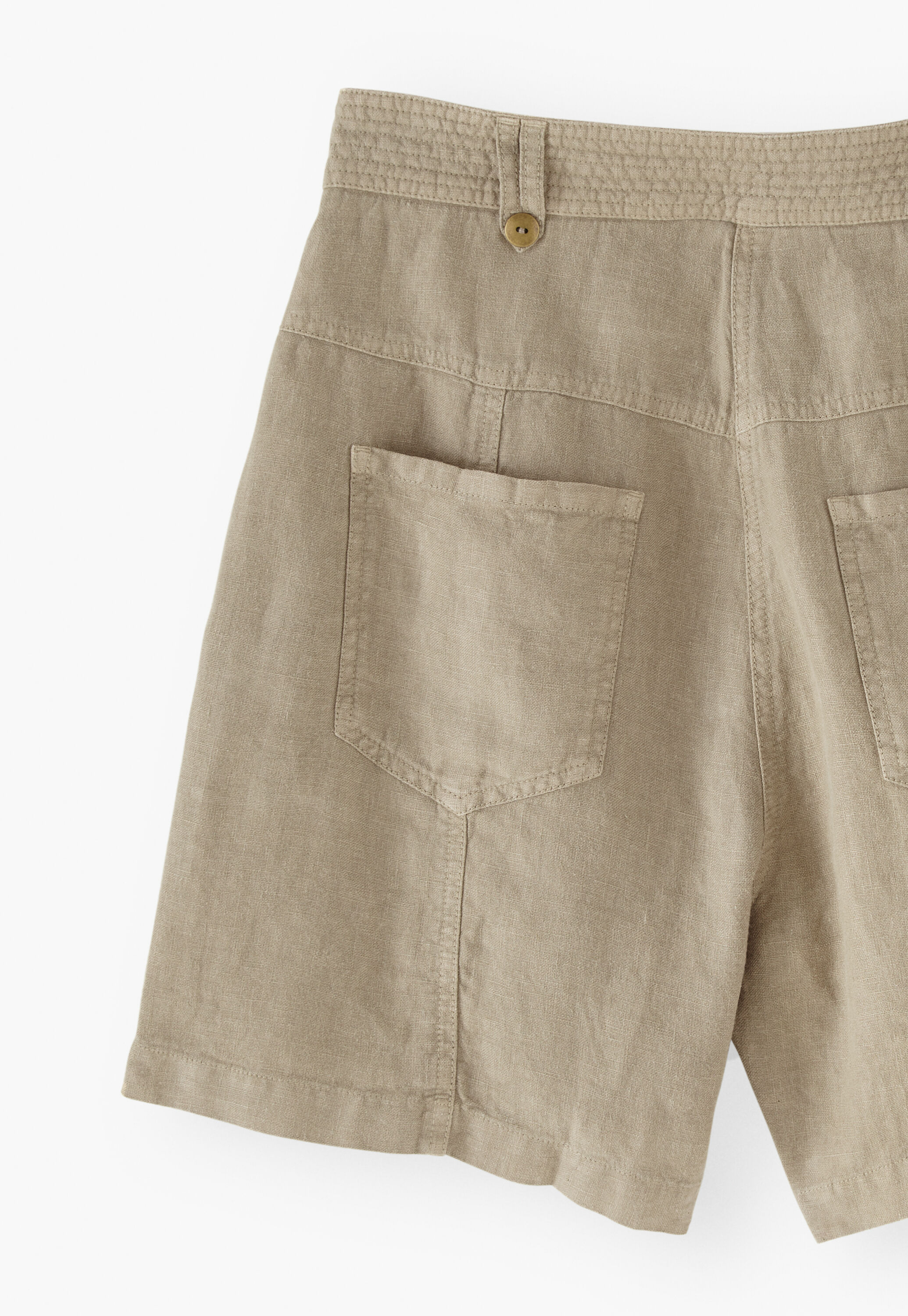 Flap-pocket shorts