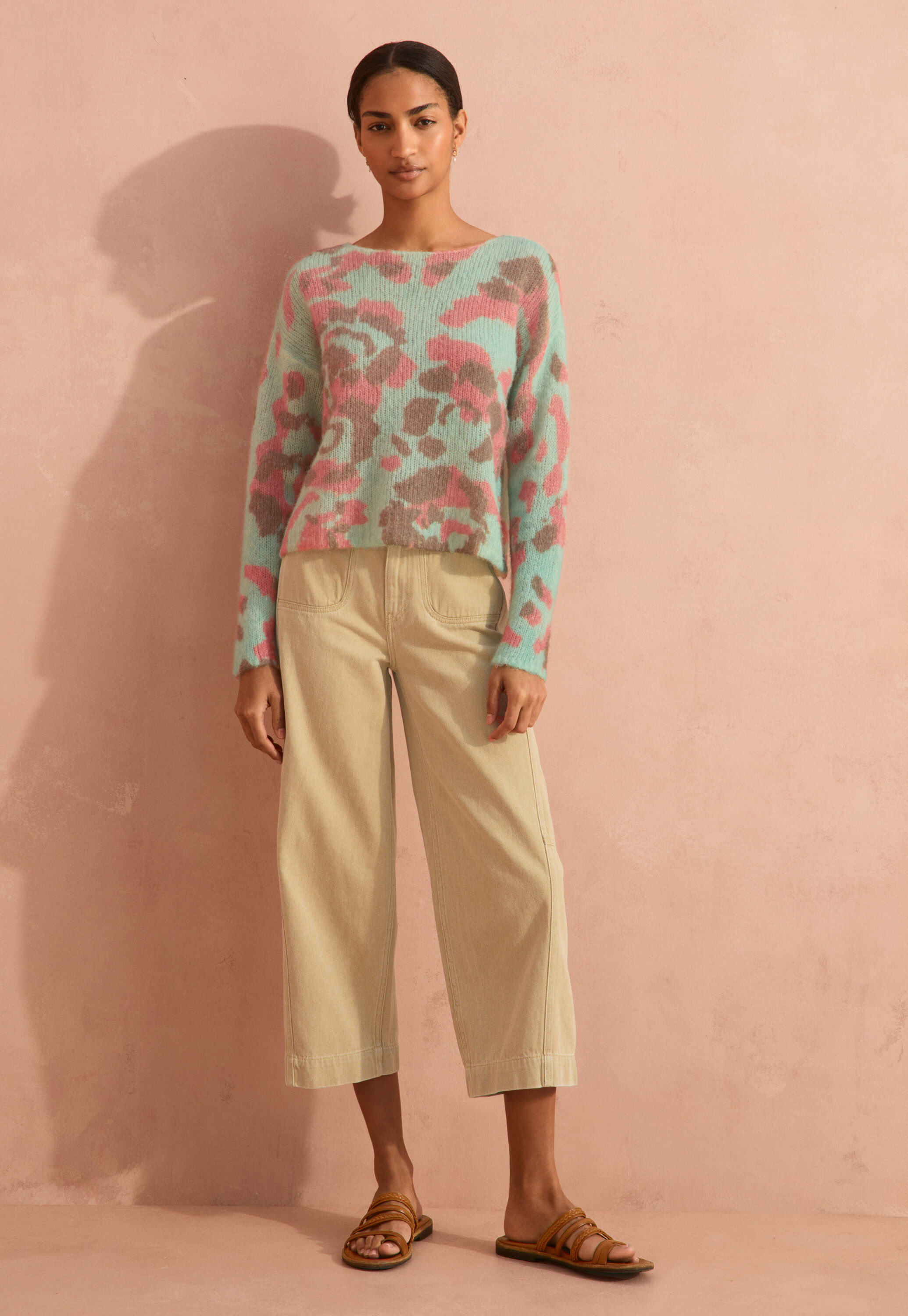 Cropped coloured jeans