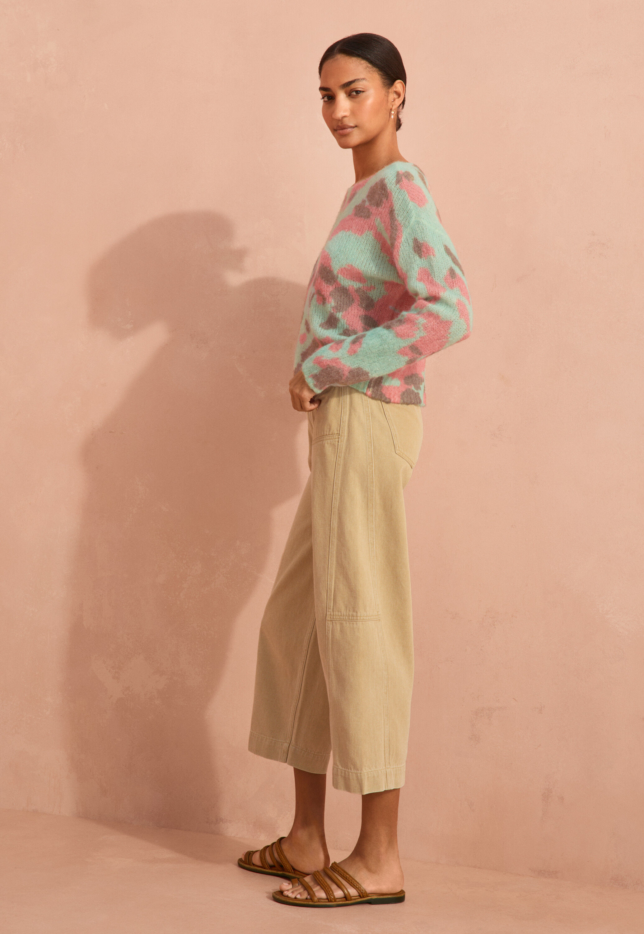 Cropped coloured jeans