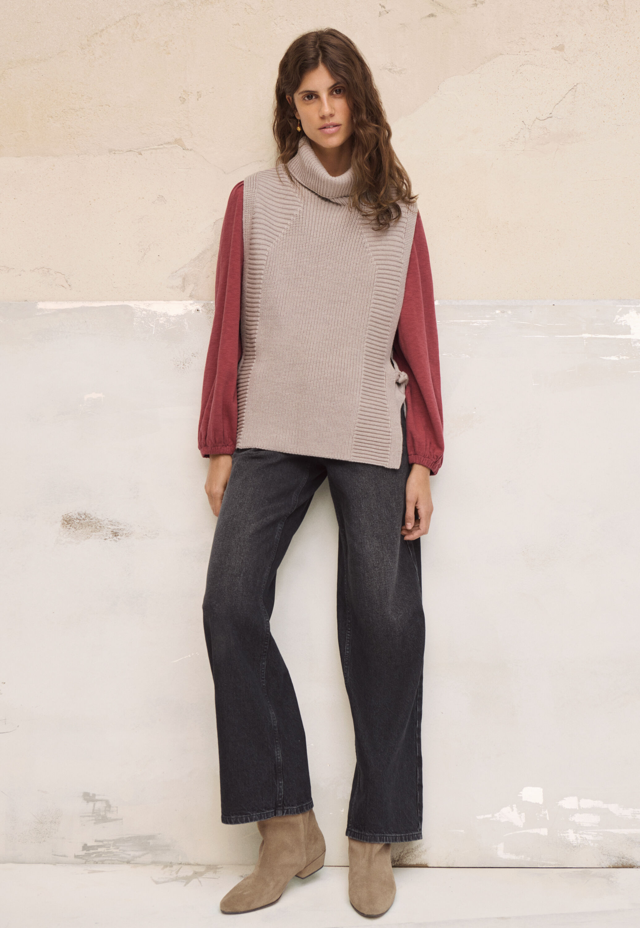 Roll-neck tabard