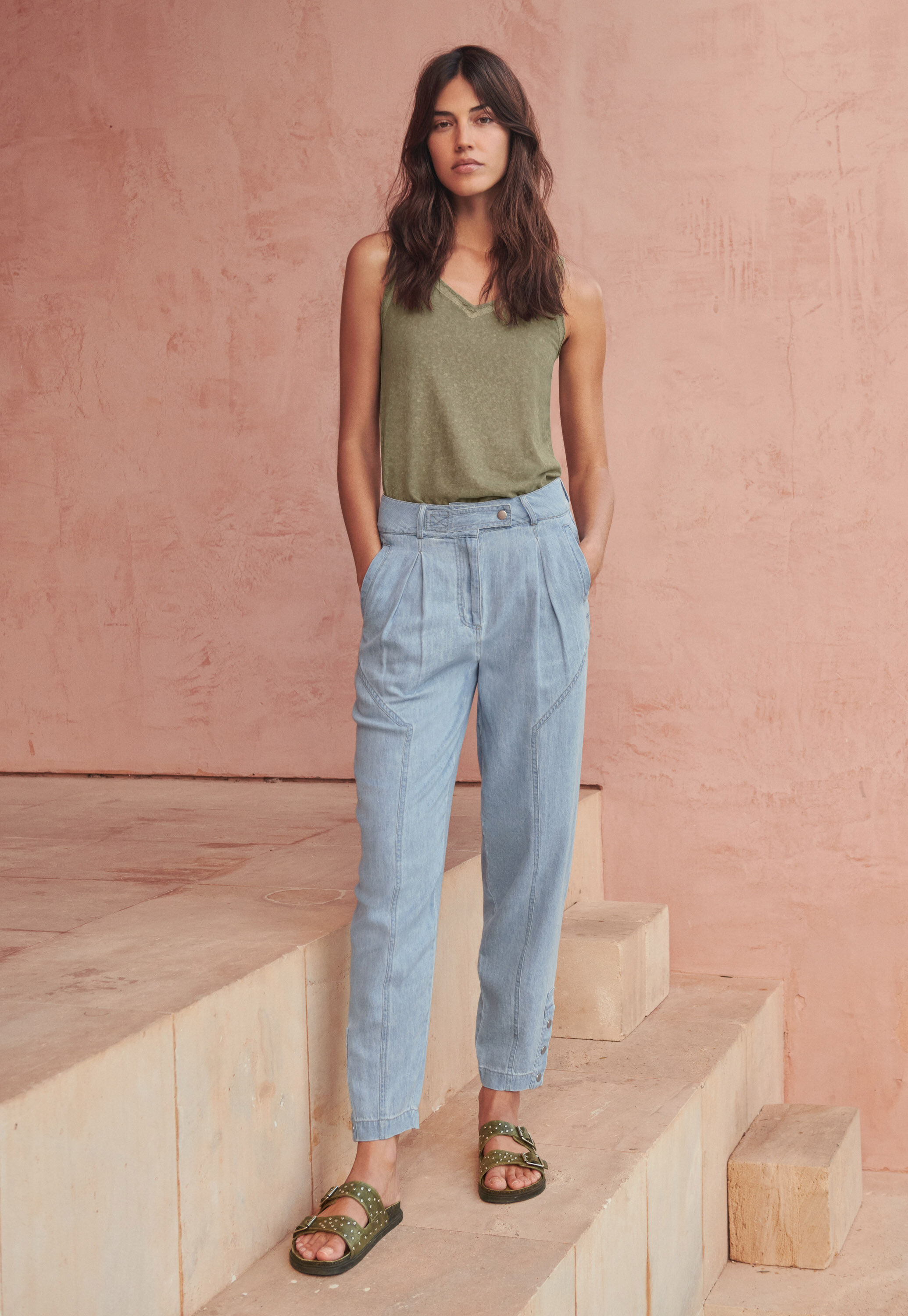 Tapered trousers