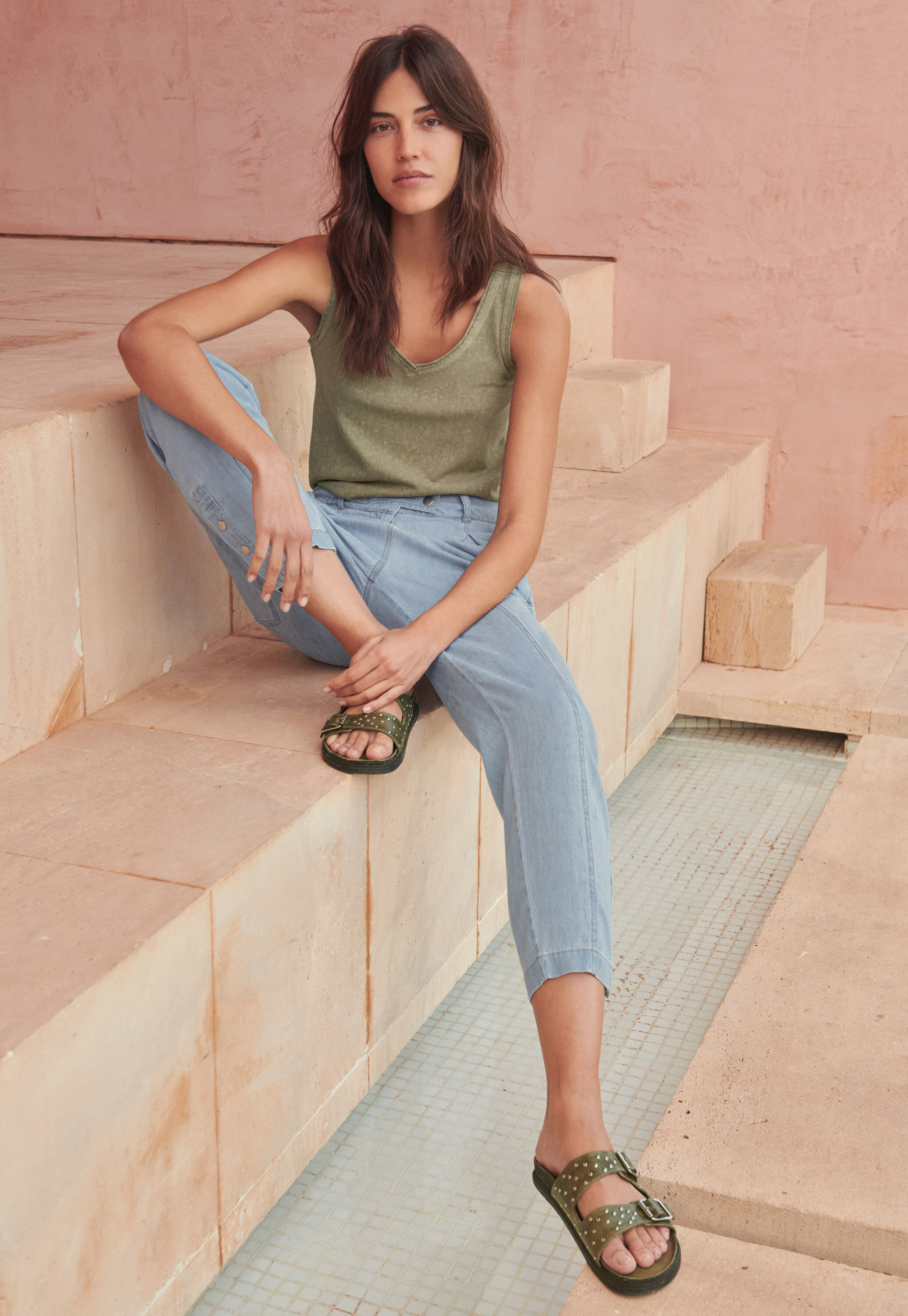 Tapered trousers