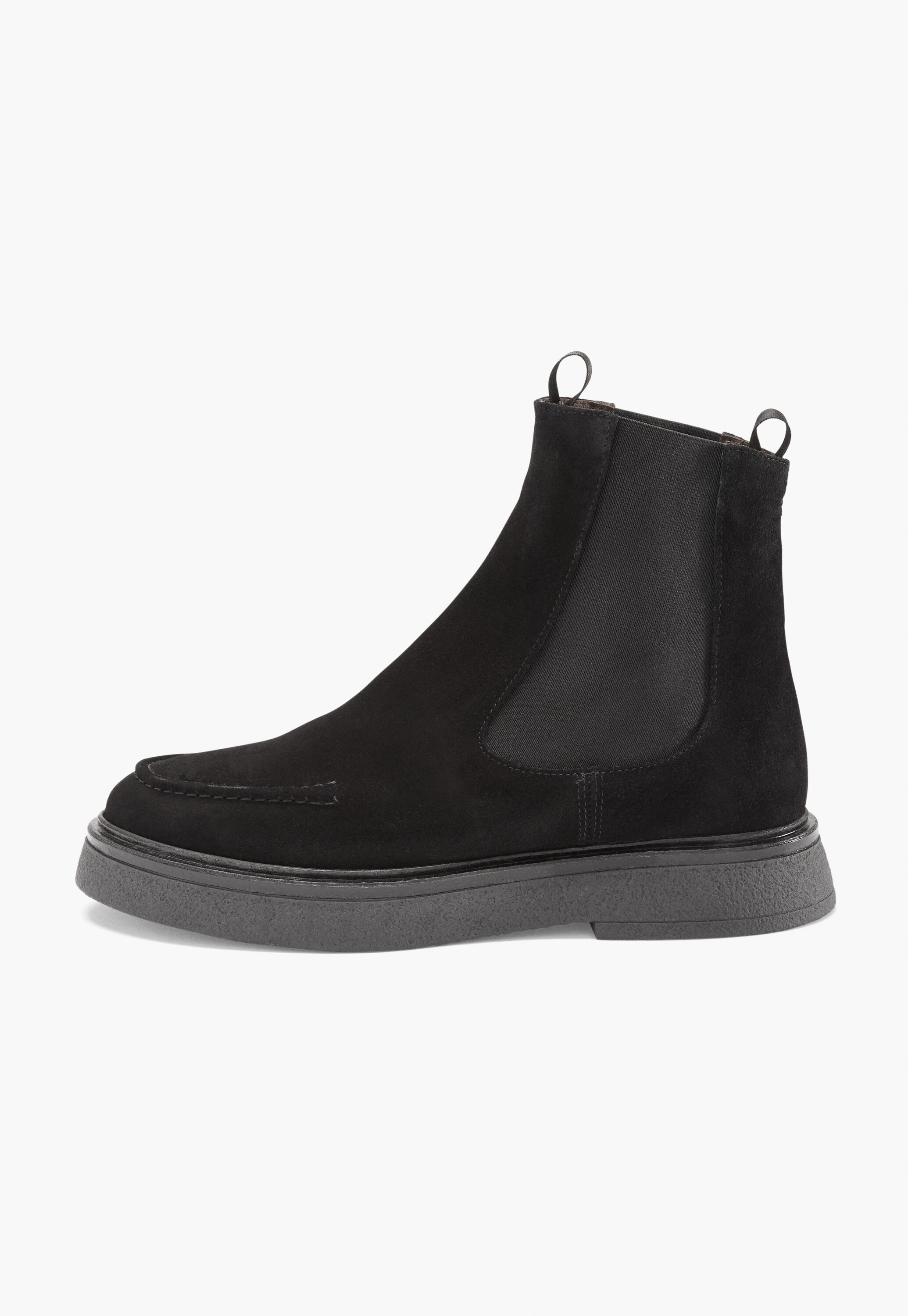 Flat ankle boots