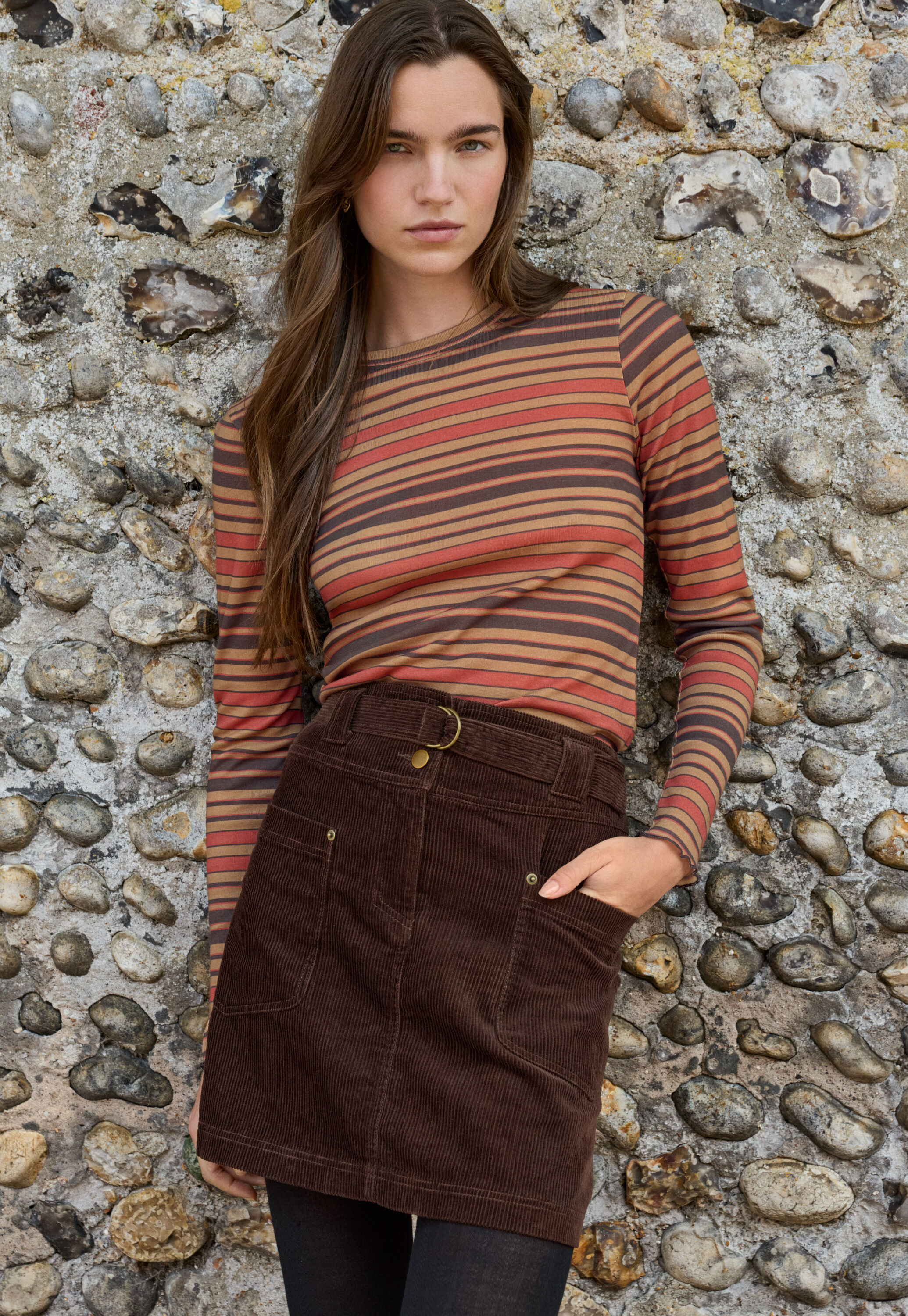 Short cord skirt