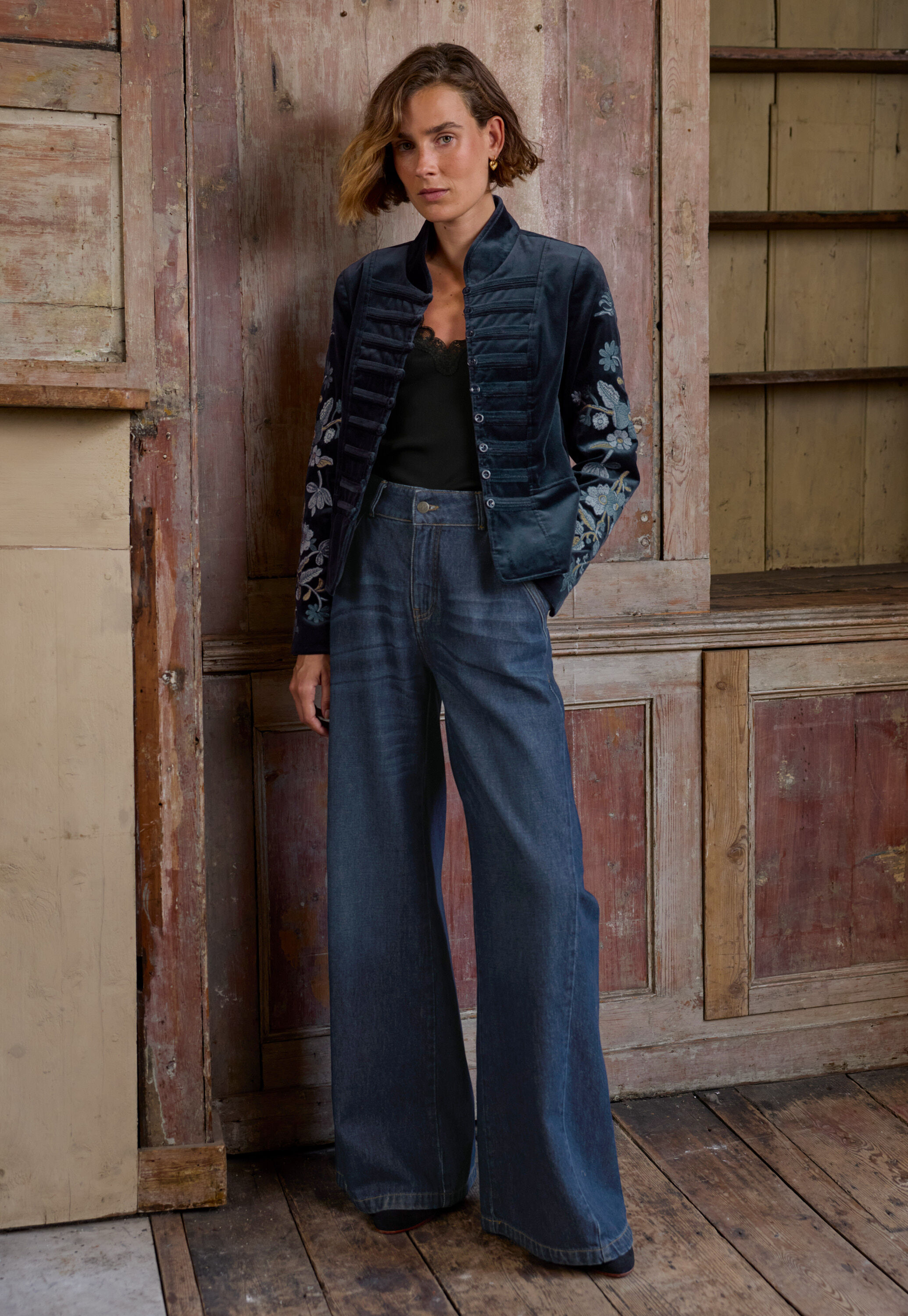 Wide flared jeans