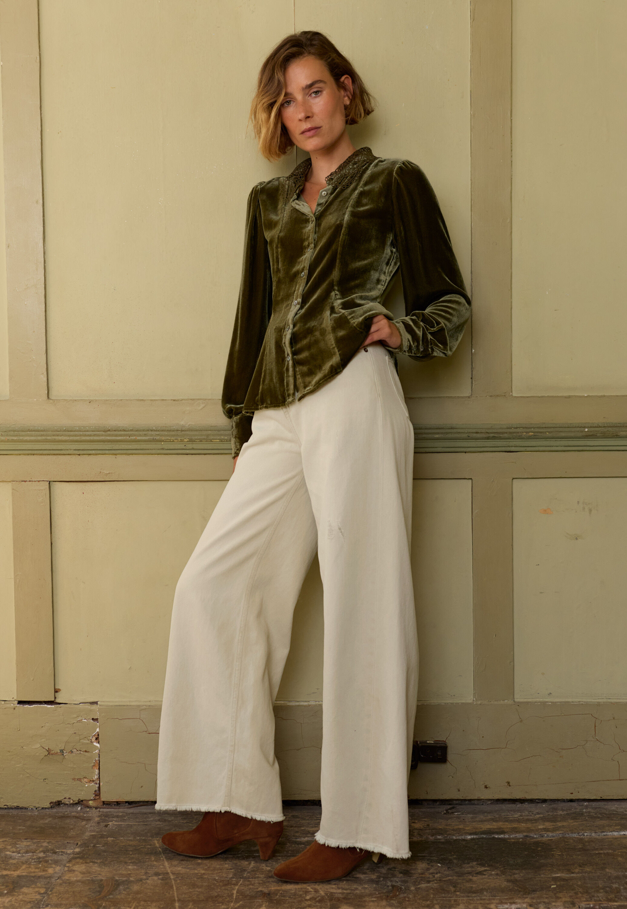 Wide-leg cord trousers