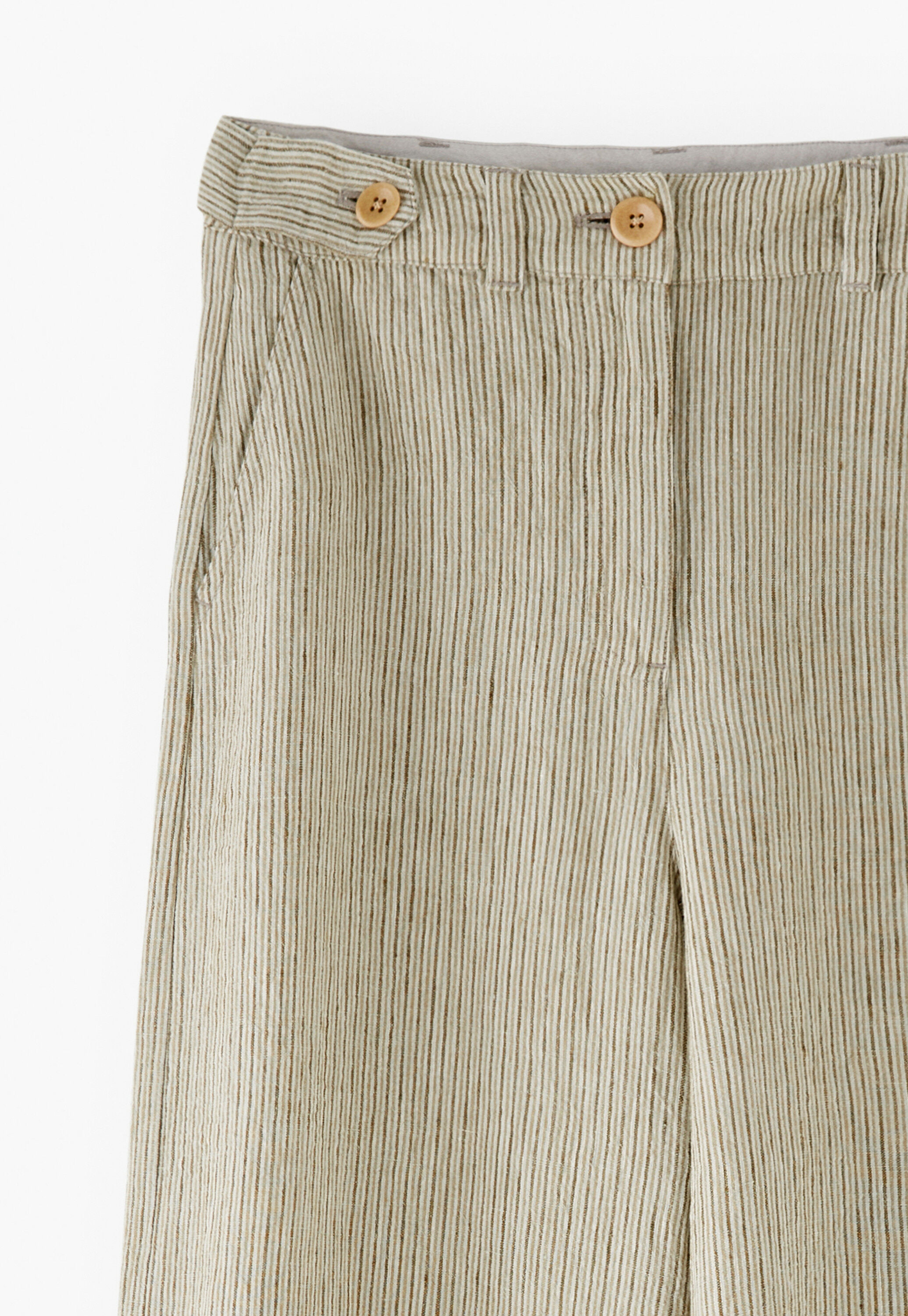 Wide-leg trousers