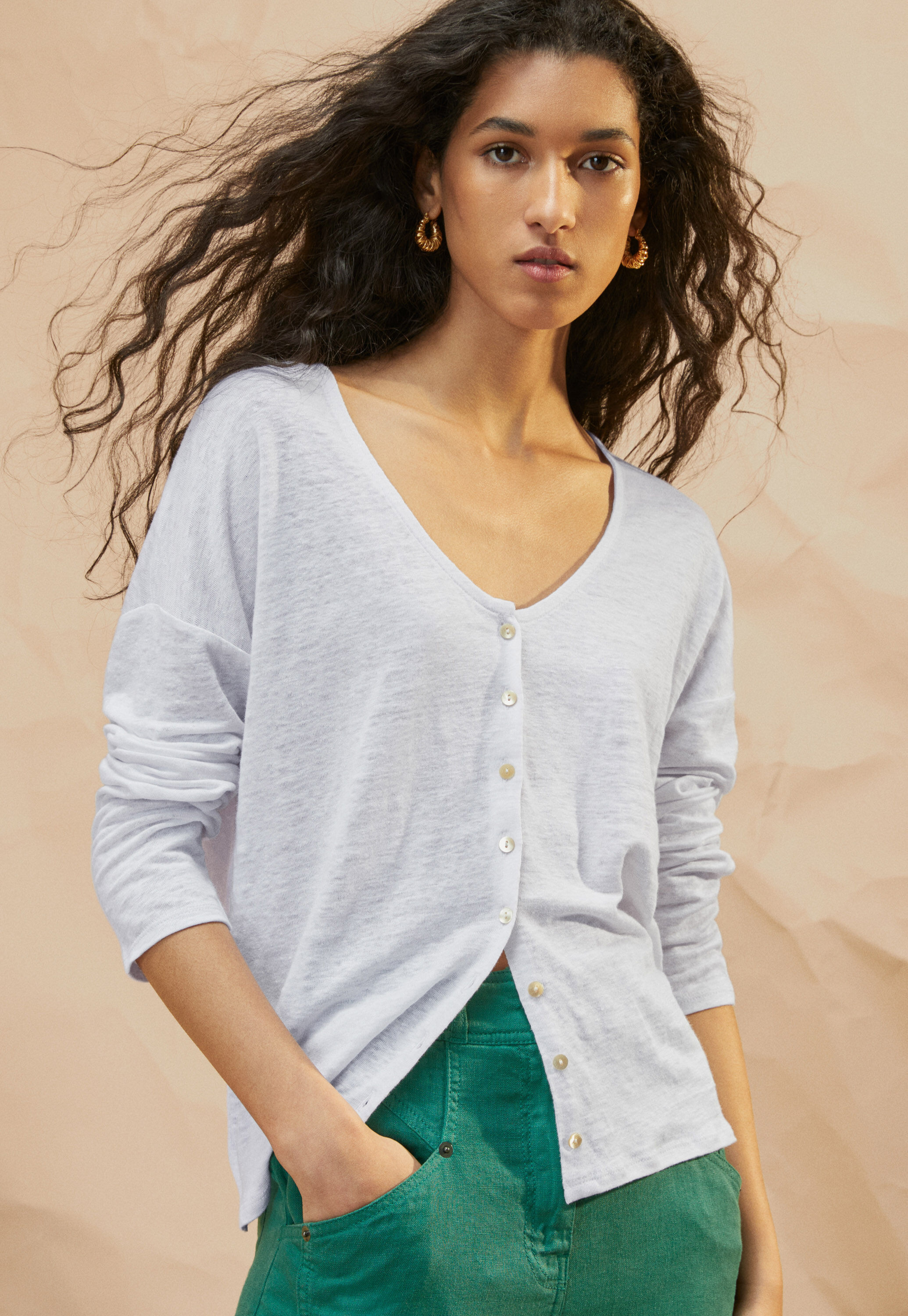 Scoop-neck top