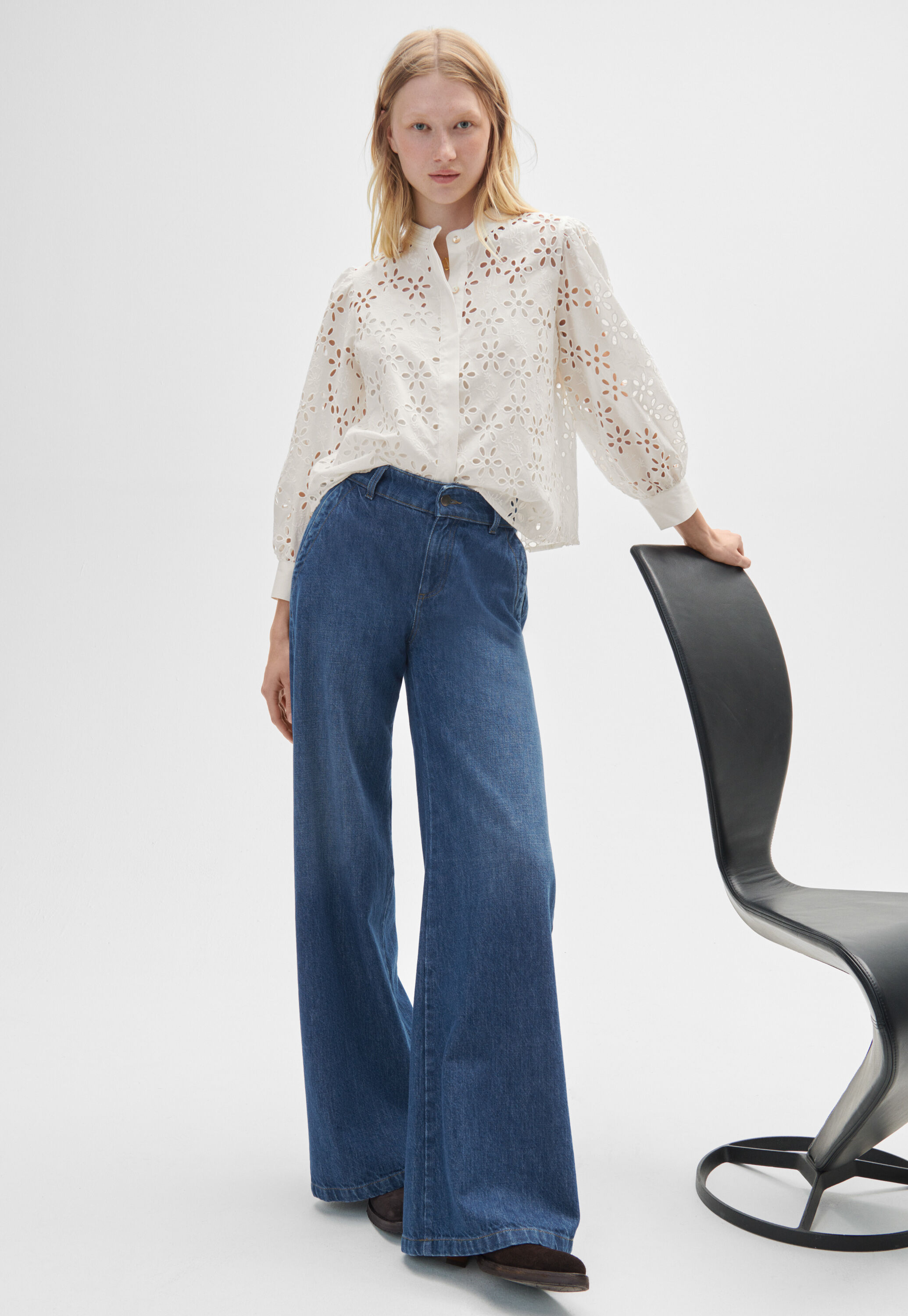 Full length wide-leg jeans